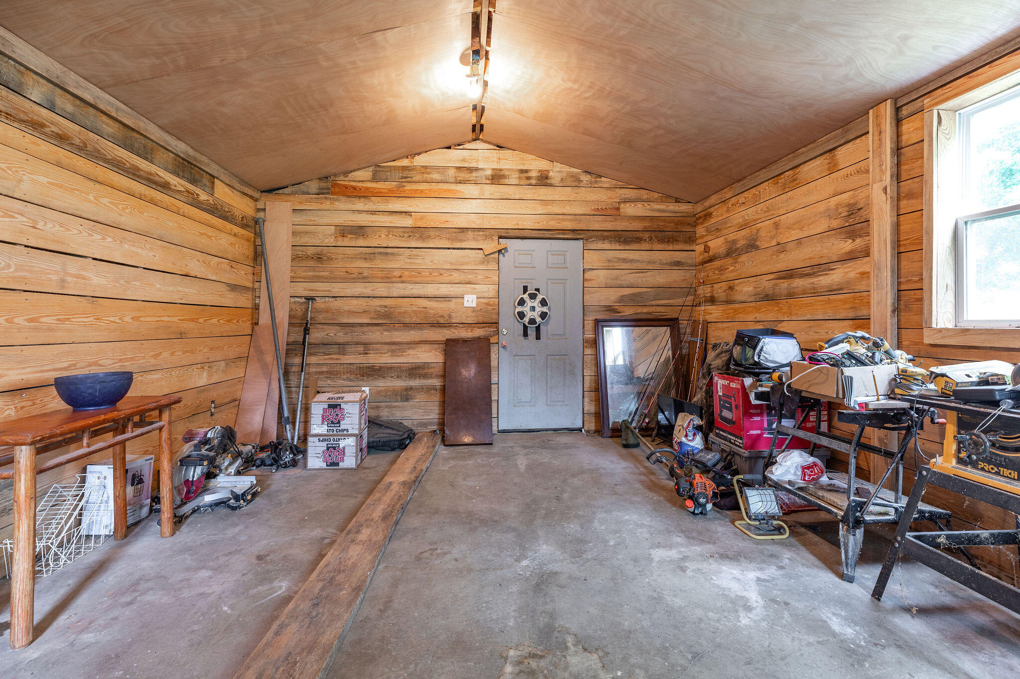 551 Hidden Pond Drive Property Photo 12