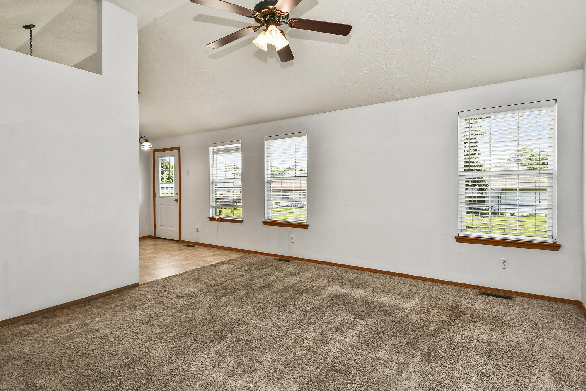 271 Maplewood Drive Property Photo 3