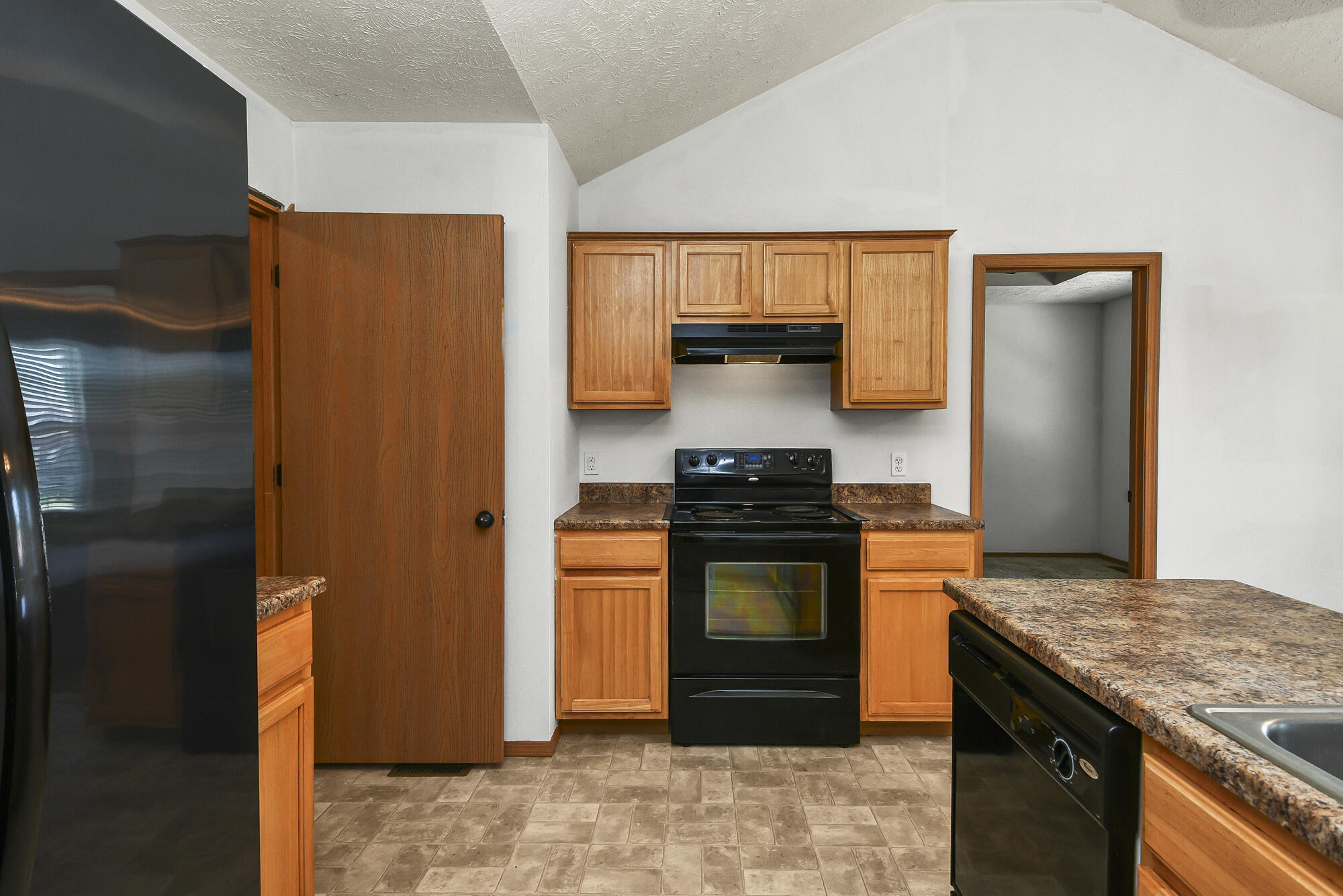 271 Maplewood Drive Property Photo 9