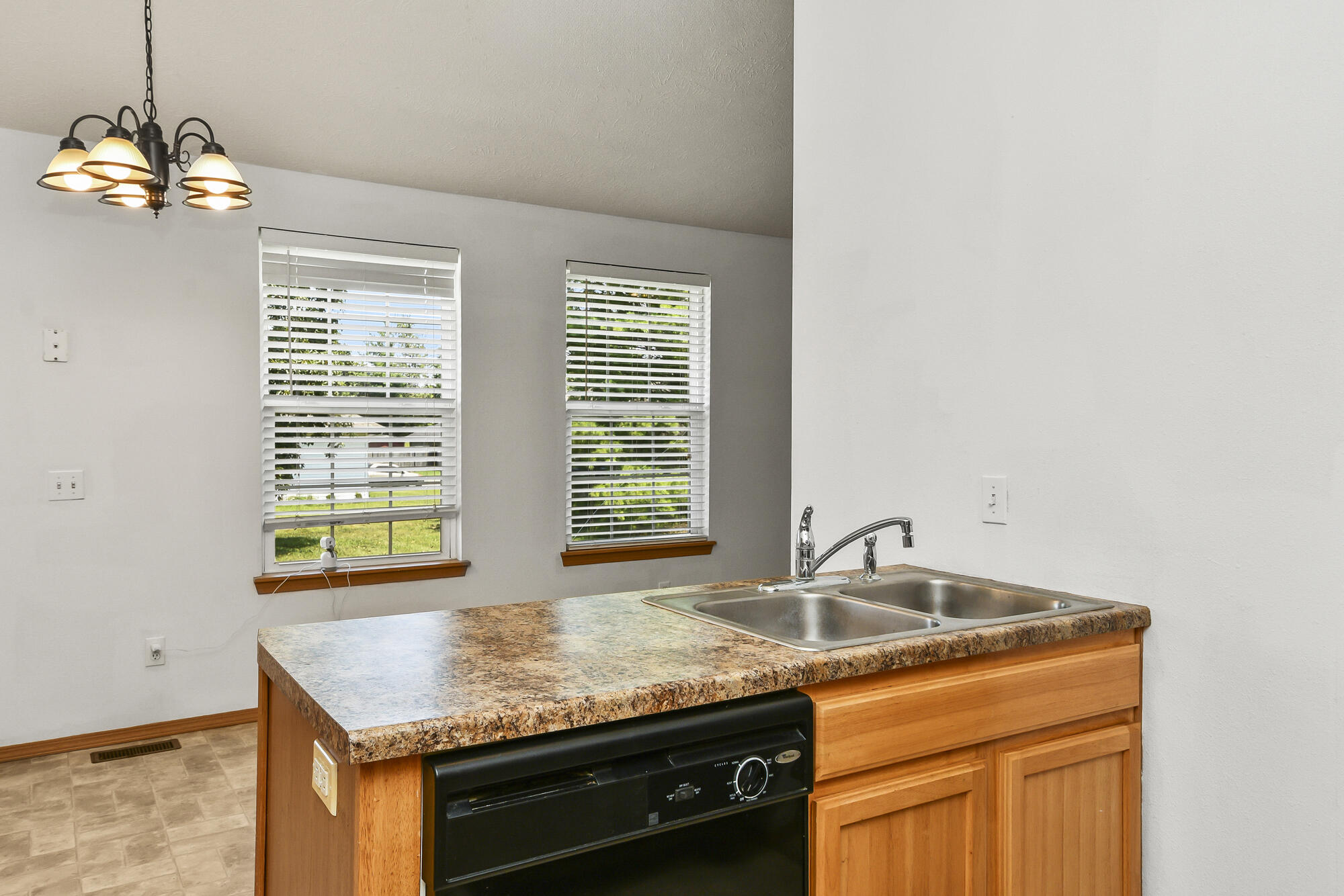271 Maplewood Drive Property Photo 13