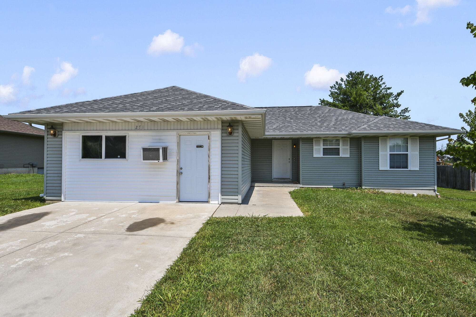 271 Maplewood Drive Property Photo 17