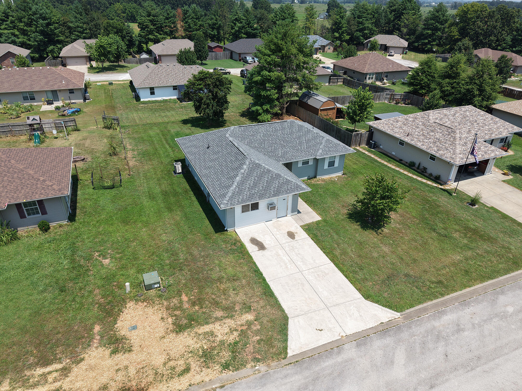 271 Maplewood Drive Property Photo 21