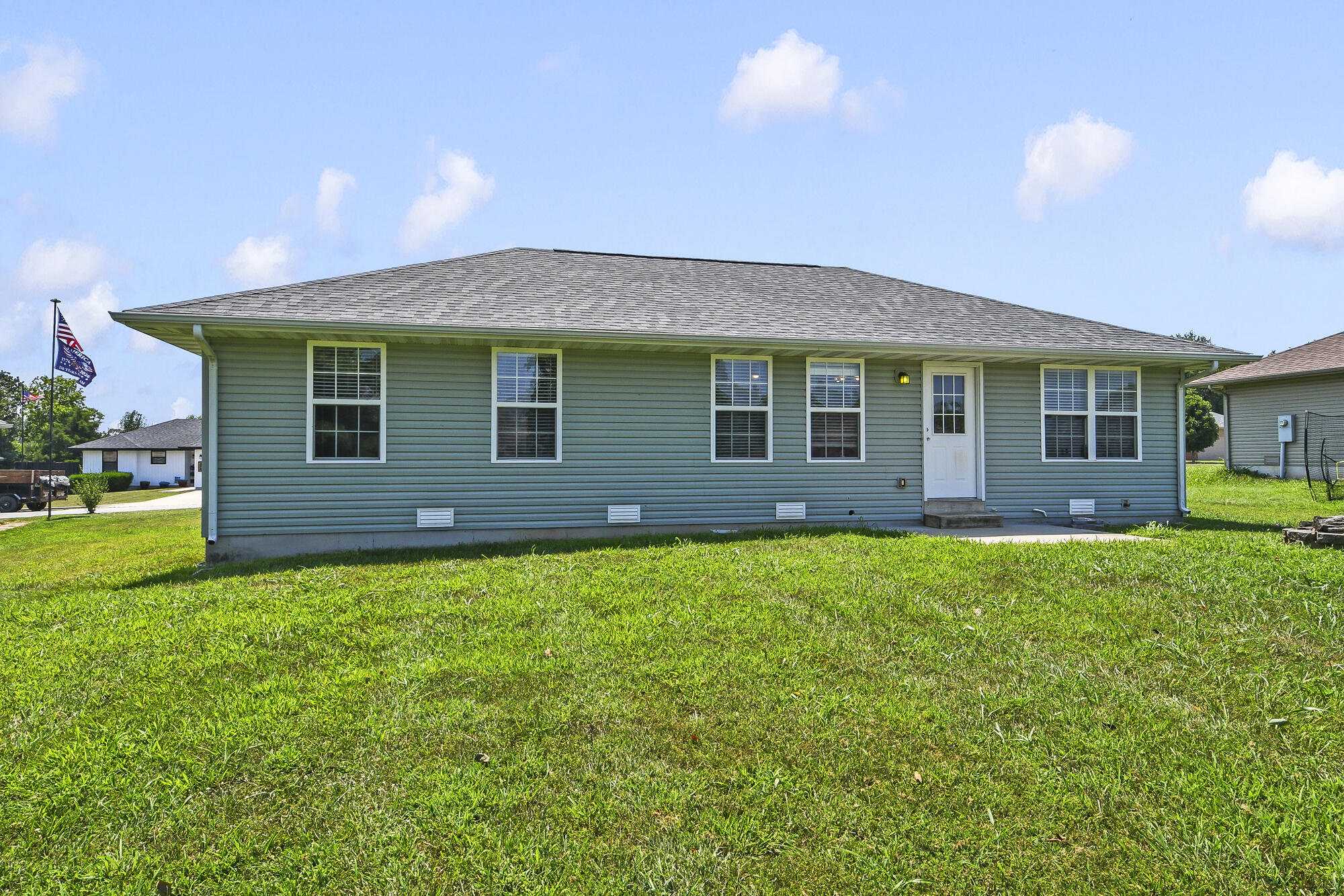271 Maplewood Drive Property Photo 30