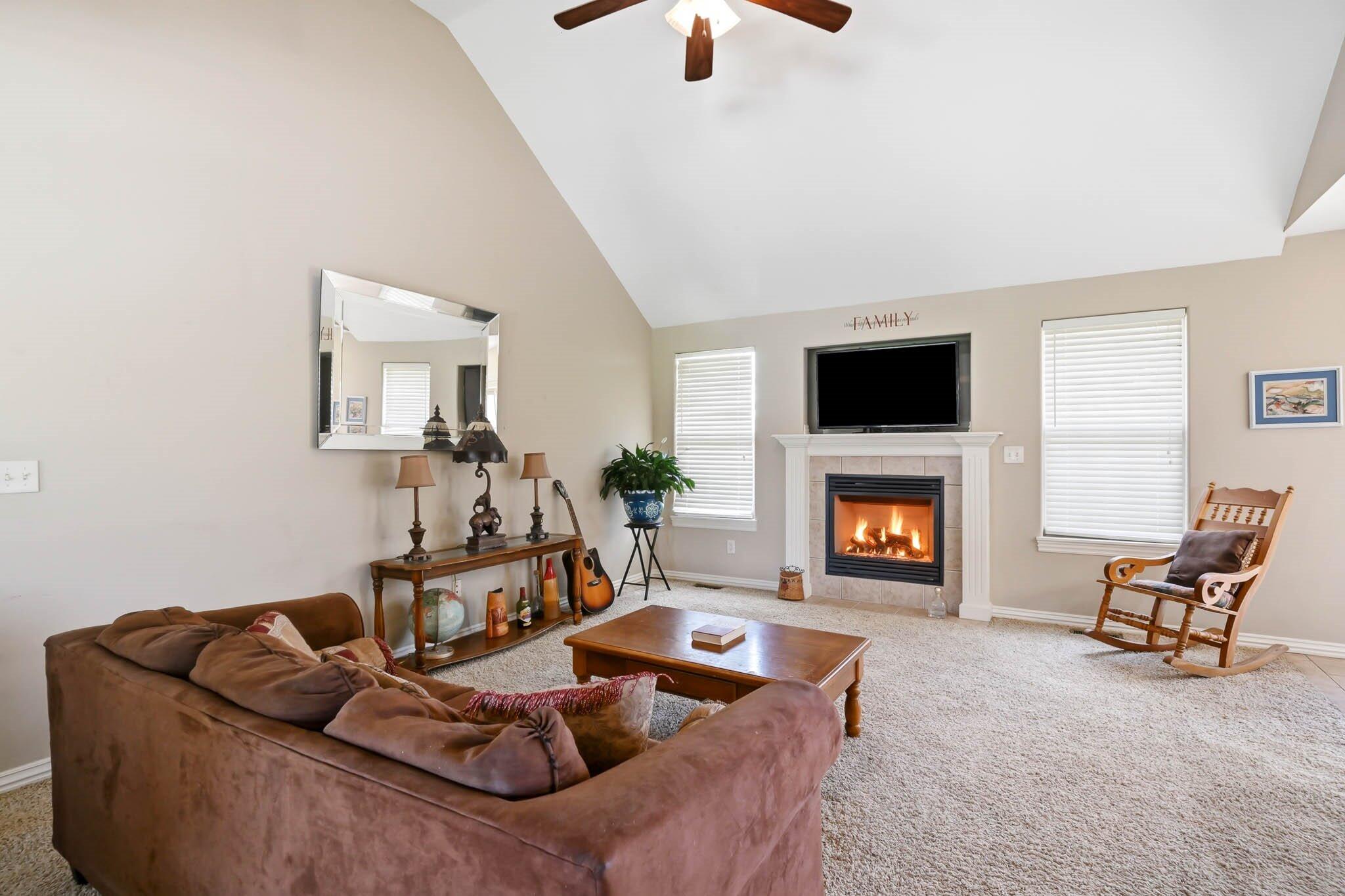 1102 East Cobblestone Drive Property Photo 3