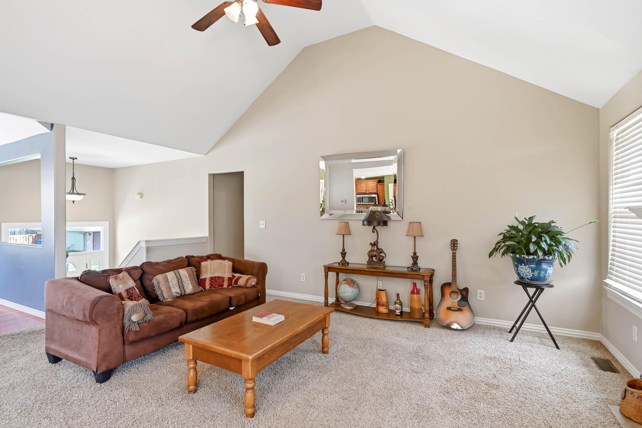 1102 East Cobblestone Drive Property Photo 5