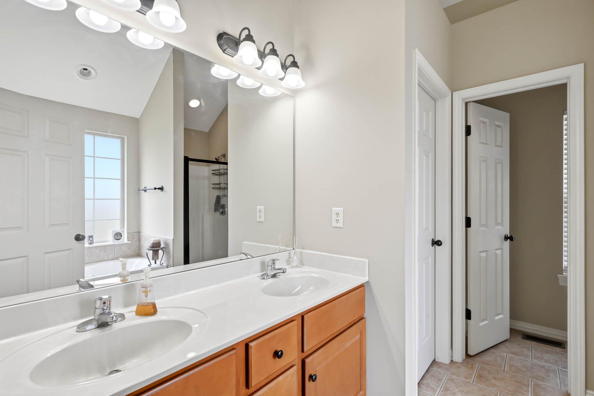 1102 East Cobblestone Drive Property Photo 15