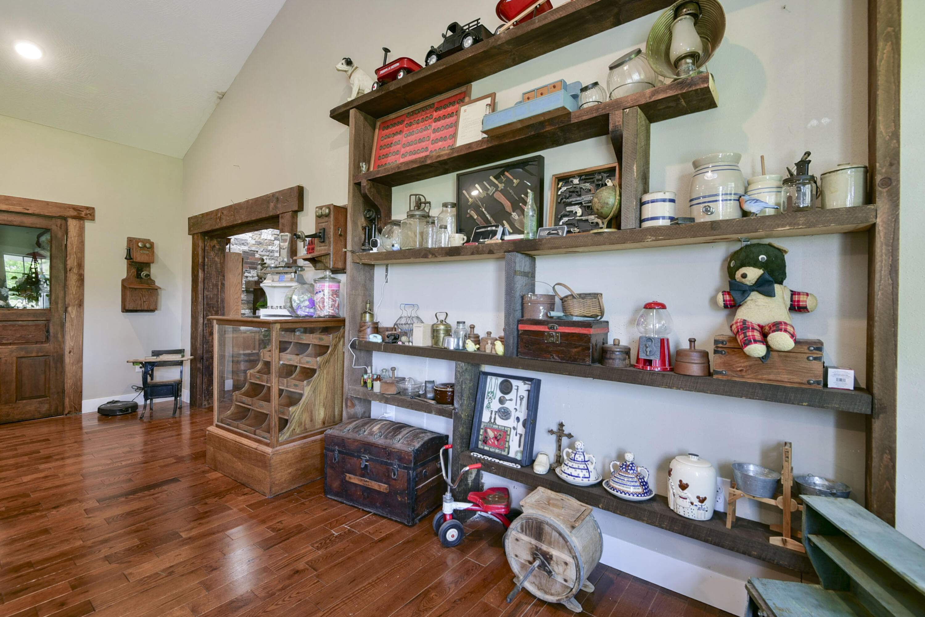 5832 South Freeman Lane Property Photo 33