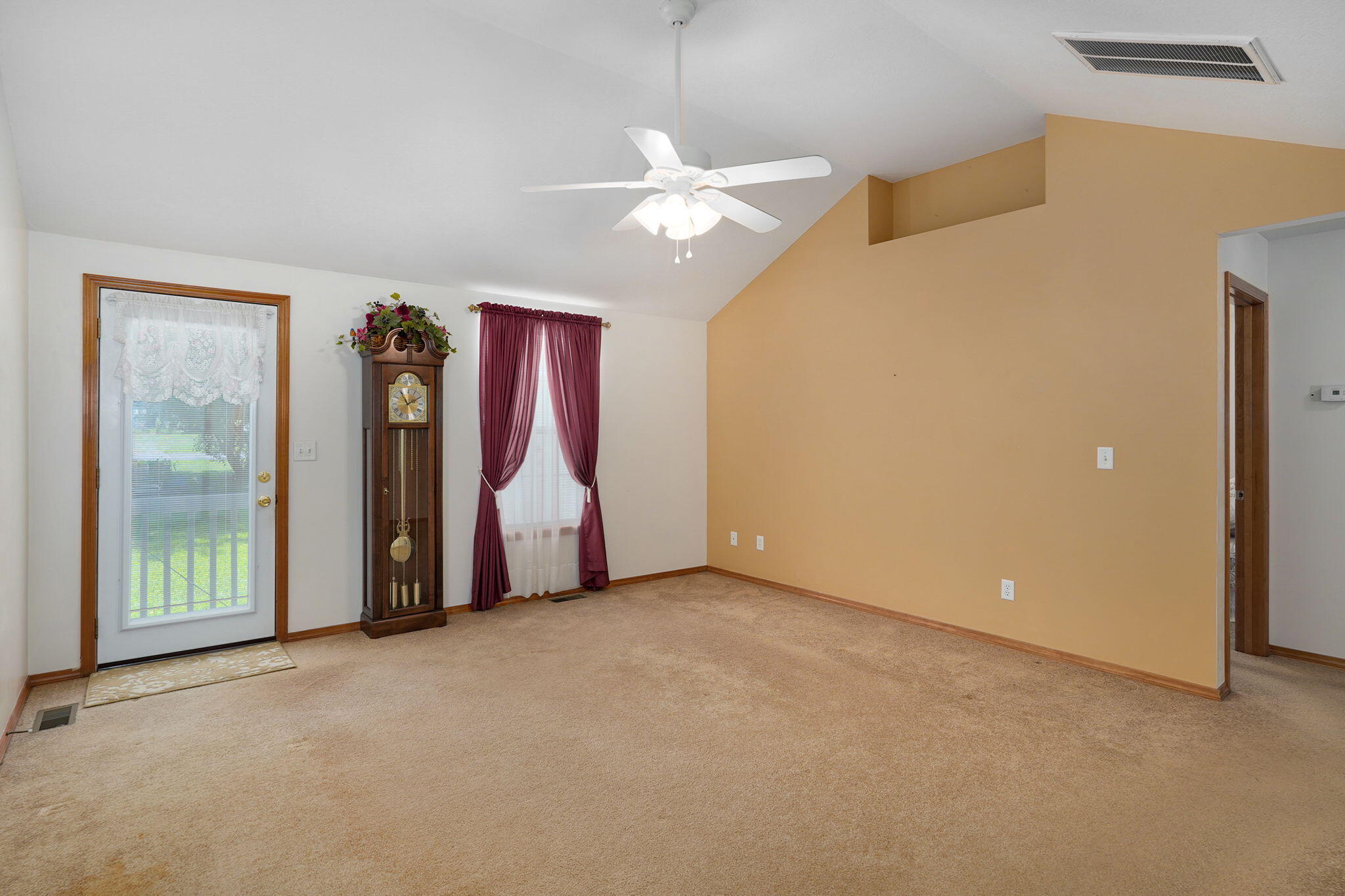 108 East Canon Avenue Property Photo 9