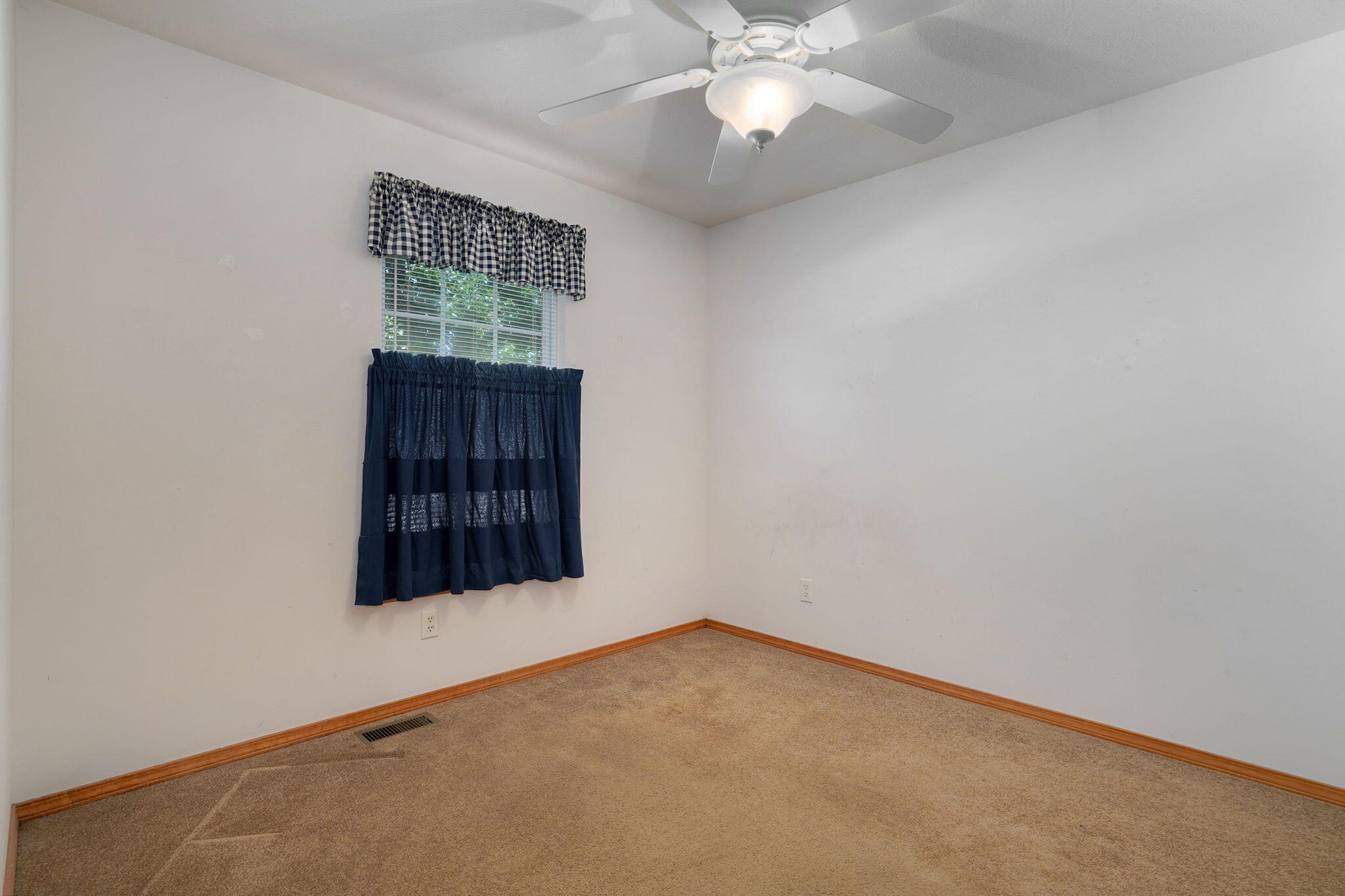 108 East Canon Avenue Property Photo 35