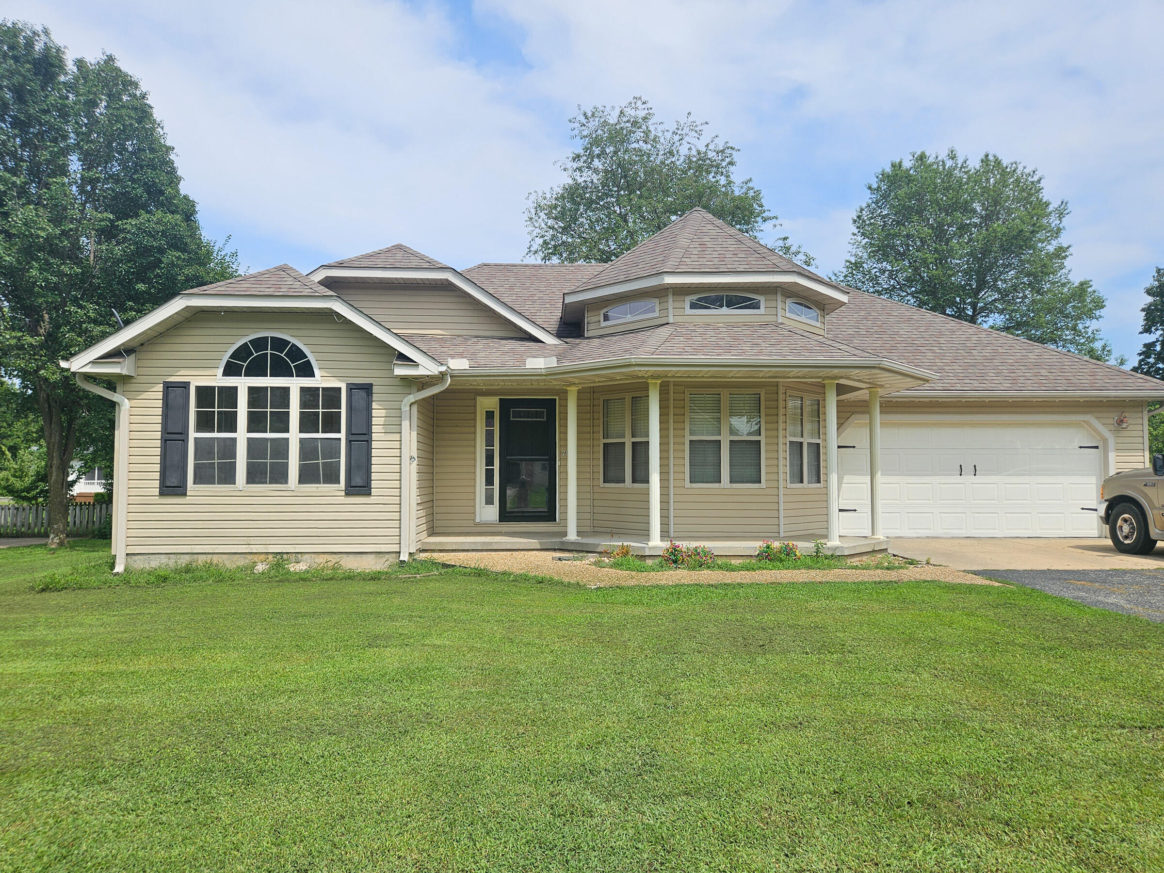 703 Kaitlin Drive Property Photo 1
