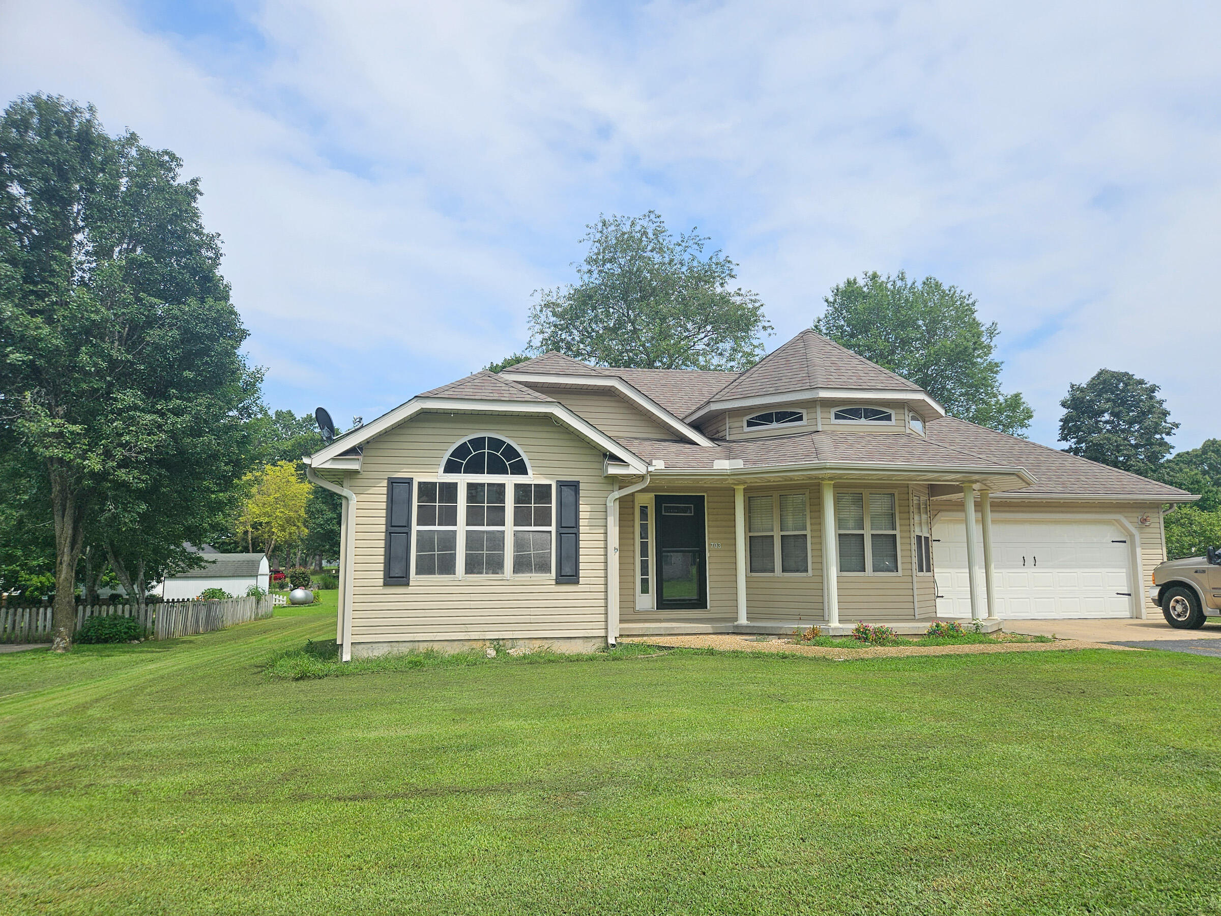 703 Kaitlin Drive Property Photo 5