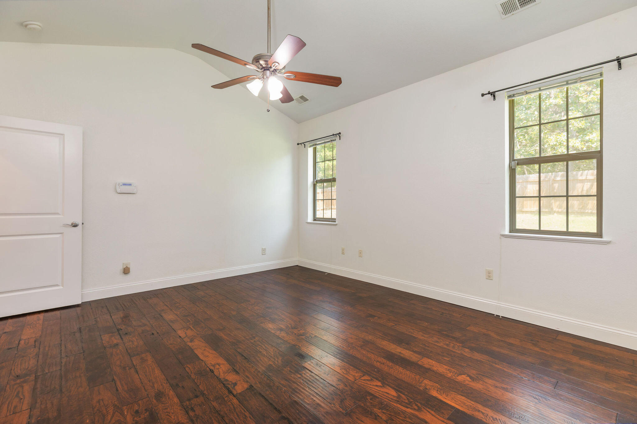 240 Spencer Drive Property Photo 16
