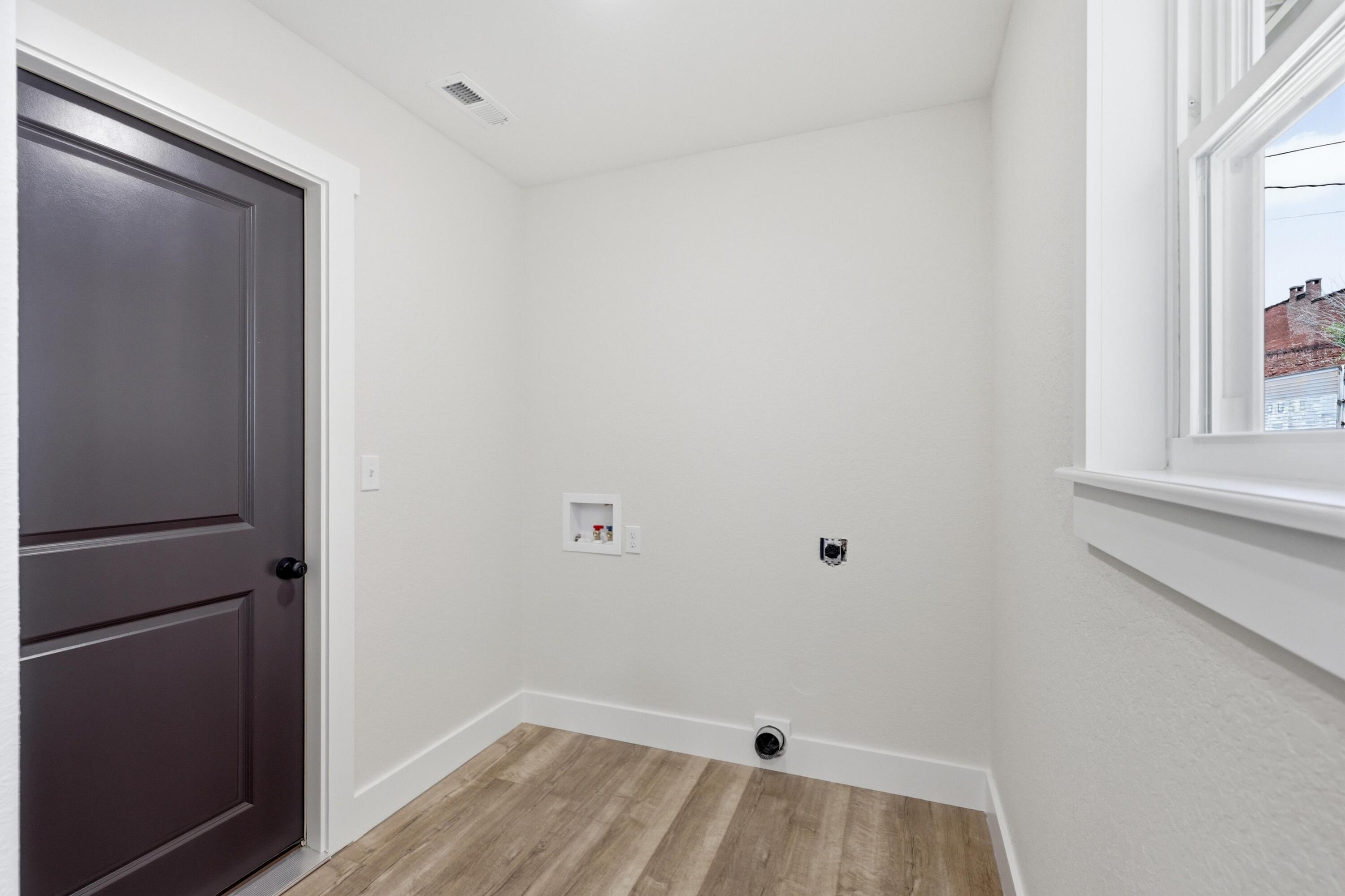 314 West Daugherty Street Property Photo 12