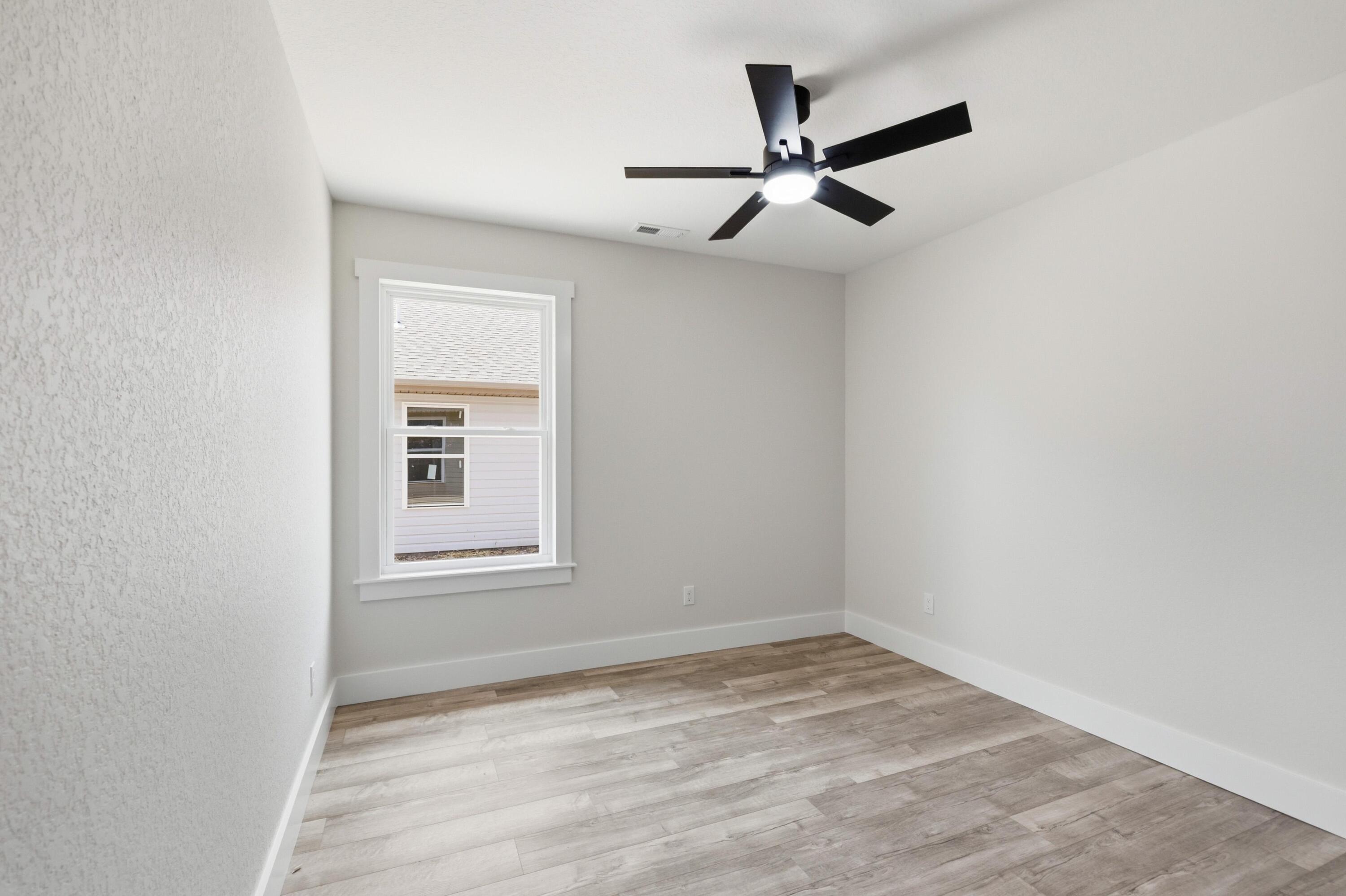 314 West Daugherty Street Property Photo 28