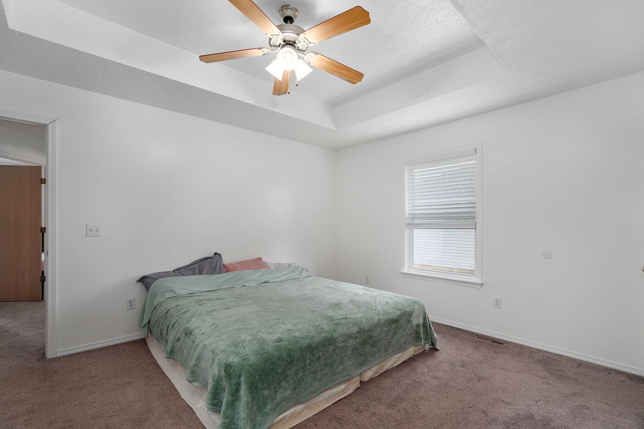 751 West Logan Street Property Photo 9