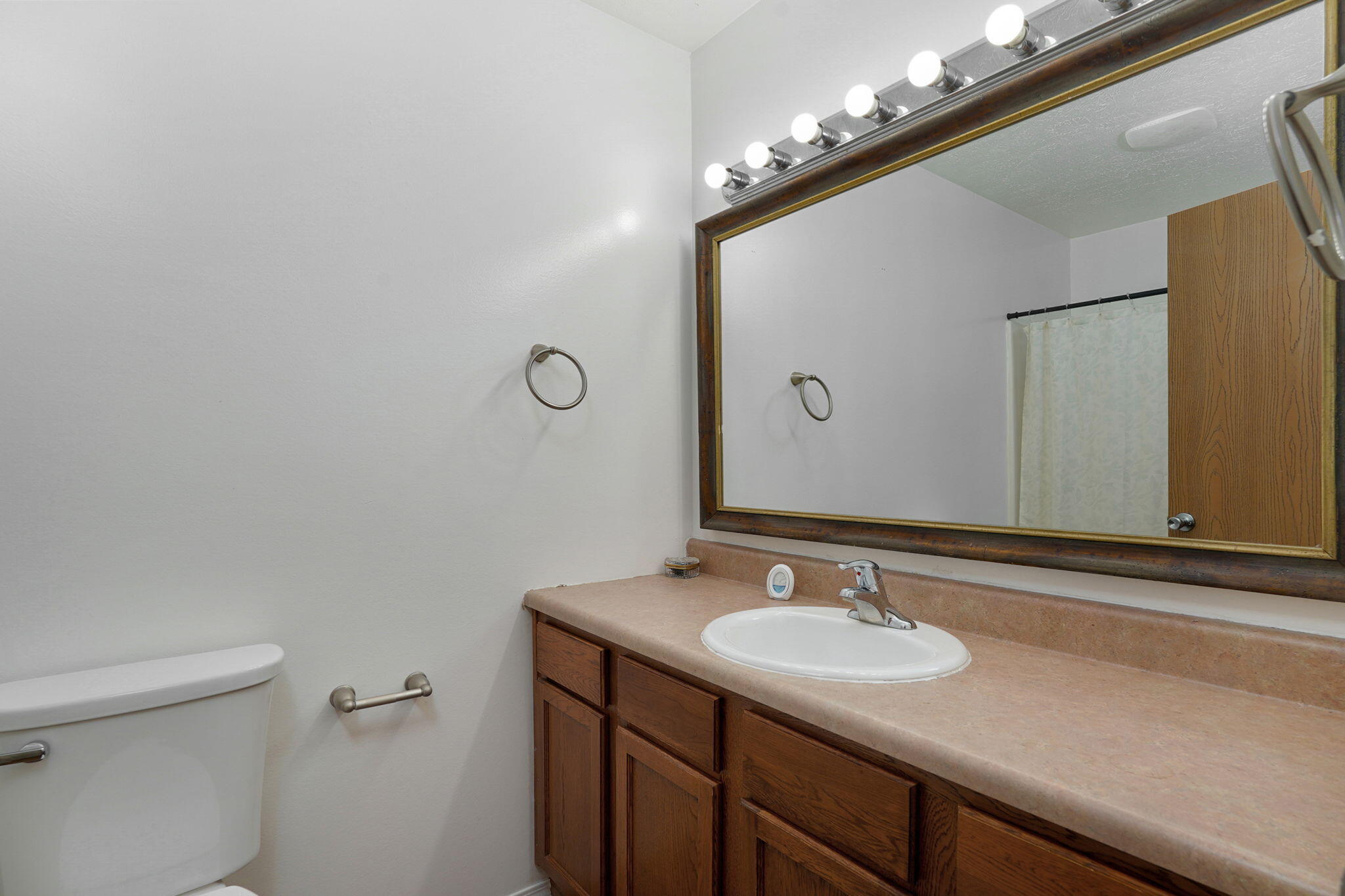 751 West Logan Street Property Photo 10
