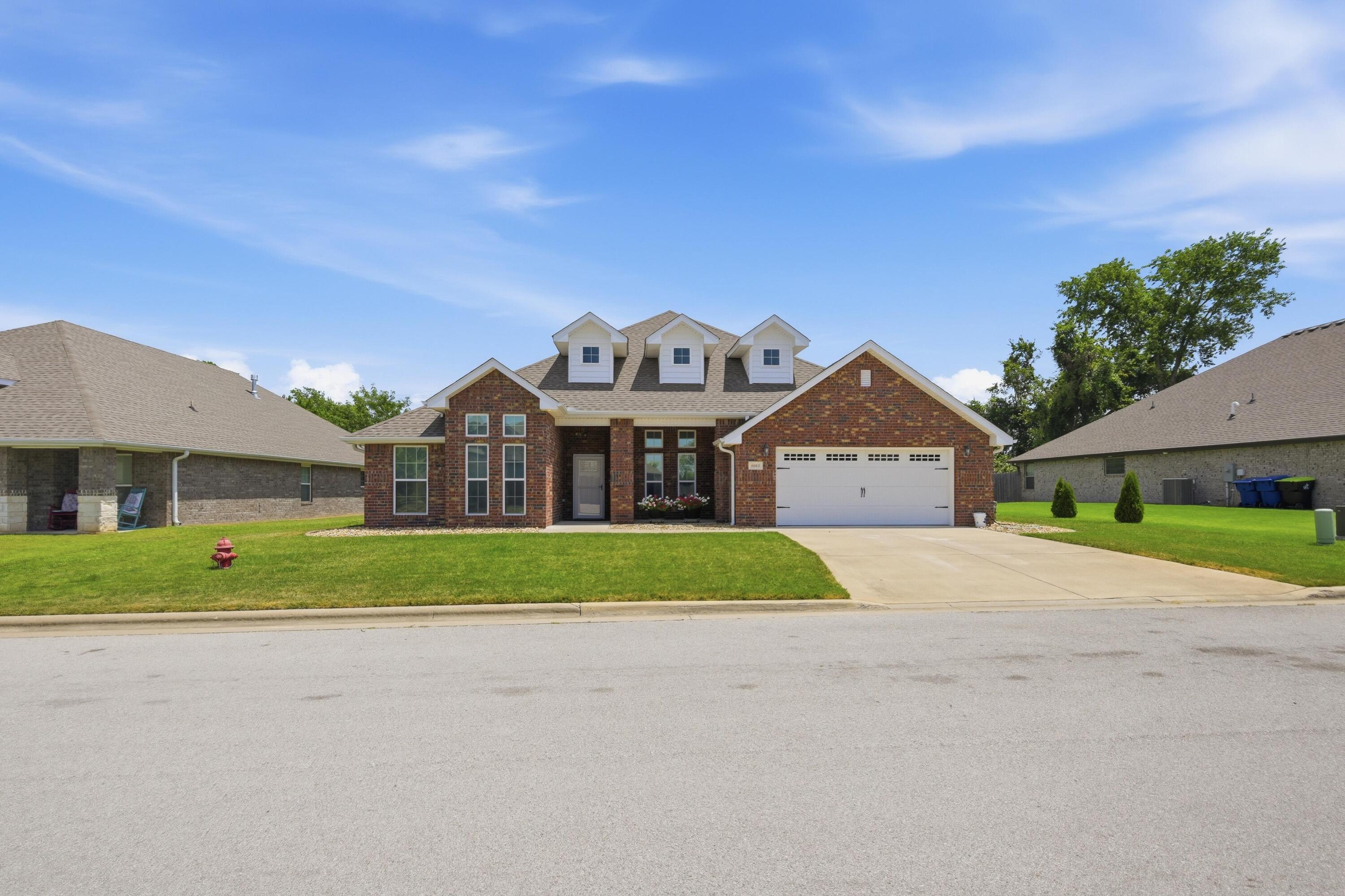1003 Mckenzie Circle Property Photo 3