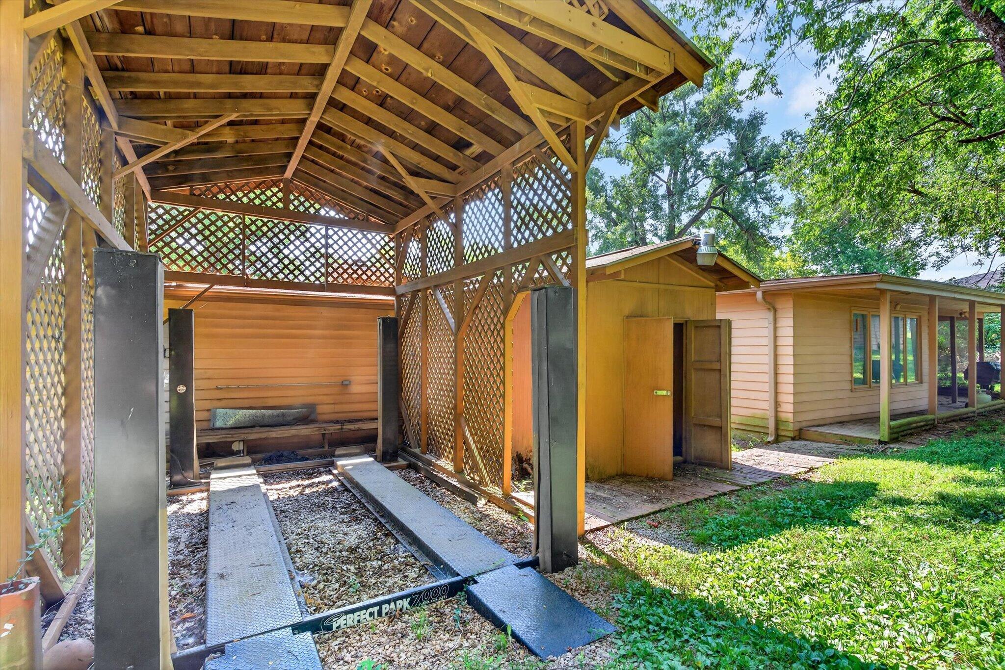 4235 South Windermere Avenue Property Photo 37