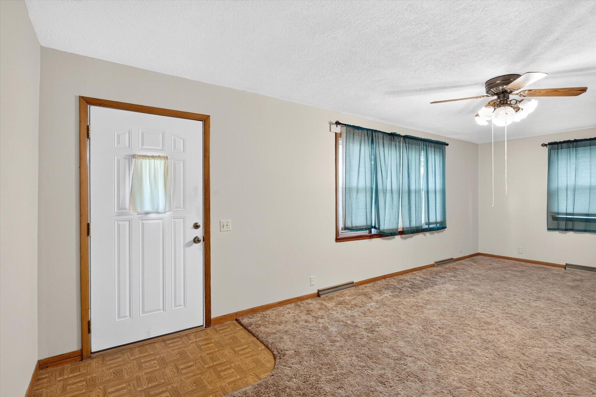 411 North Walnut Street Property Photo 4