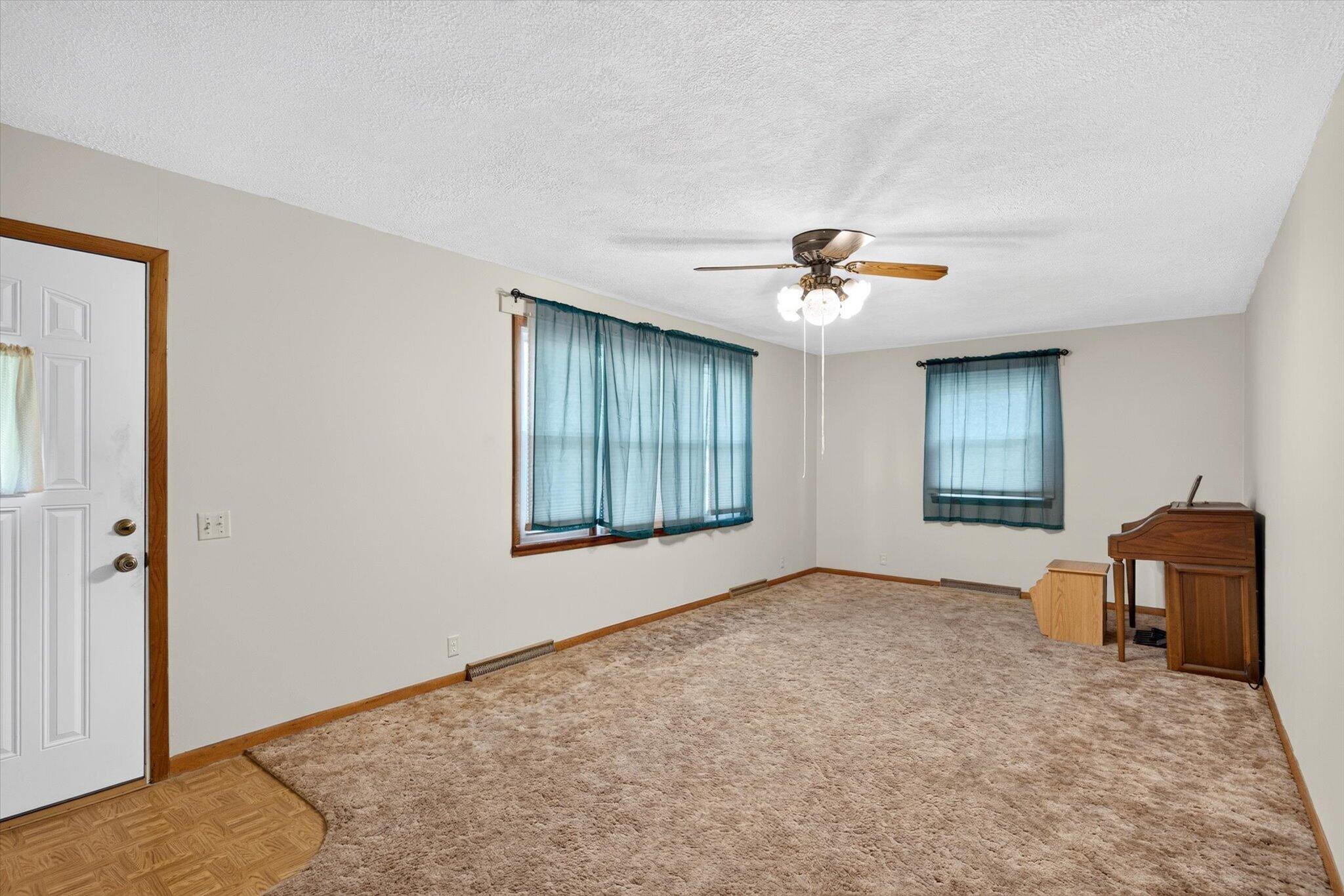 411 North Walnut Street Property Photo 5