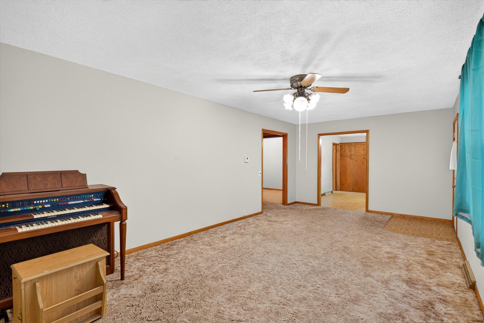 411 North Walnut Street Property Photo 6