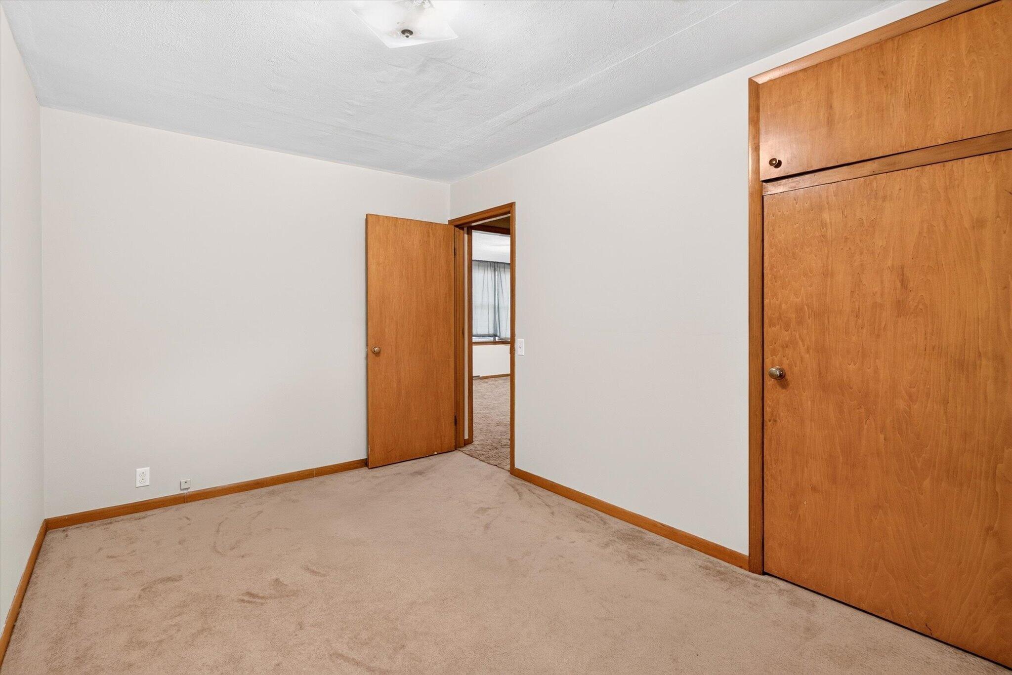 411 North Walnut Street Property Photo 16