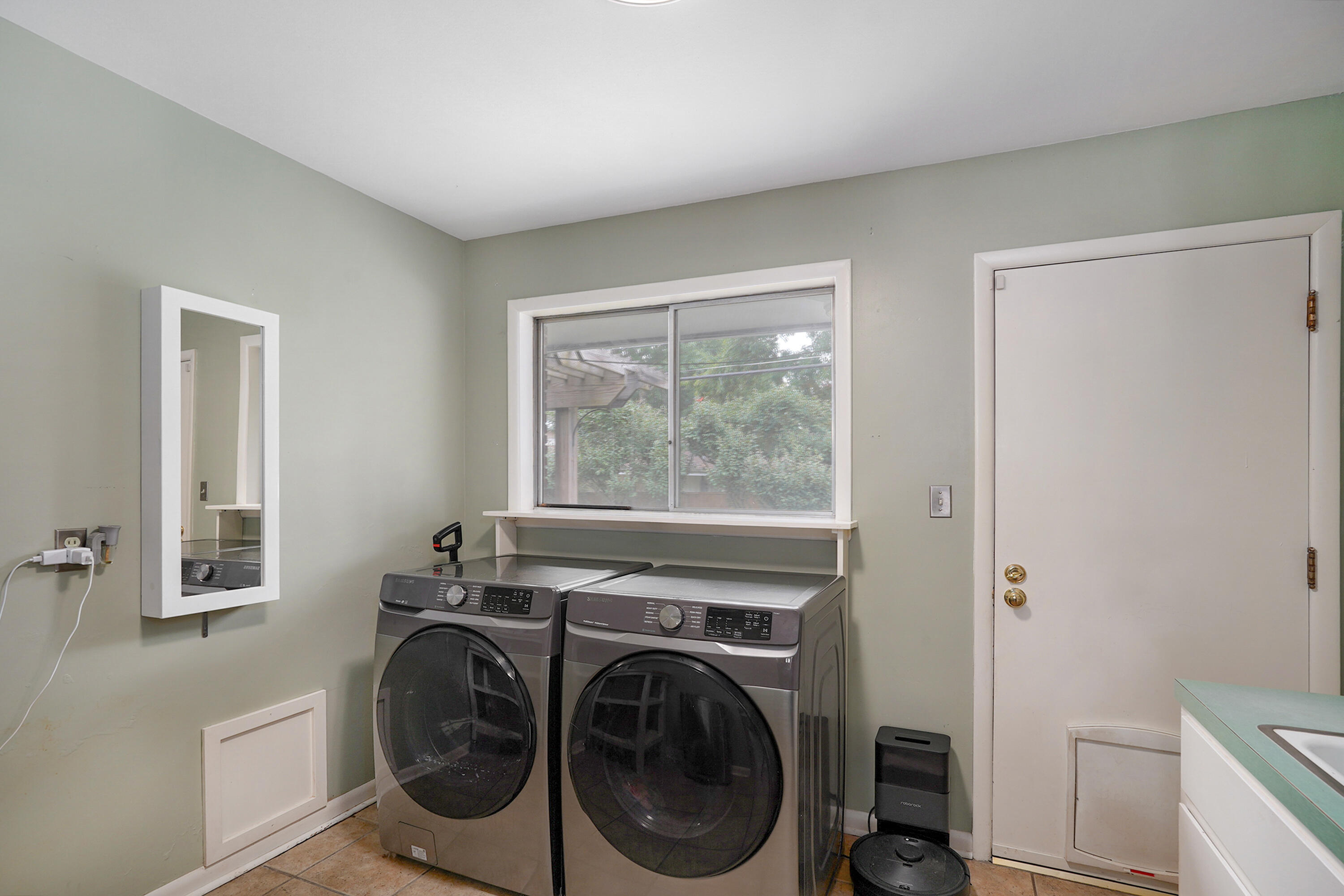 1901 South Cedarbrook Avenue Property Photo 46