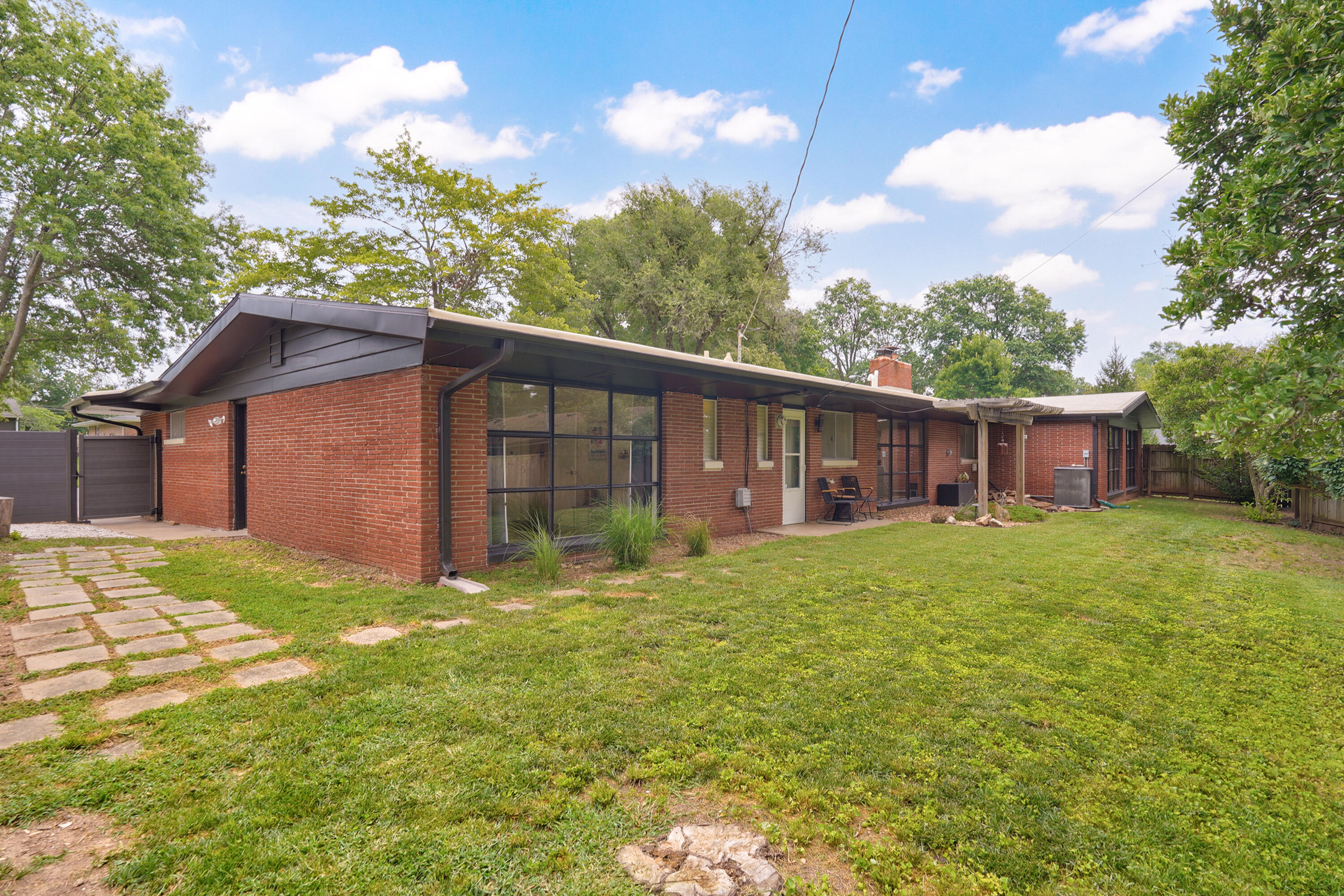 1901 South Cedarbrook Avenue Property Photo 61