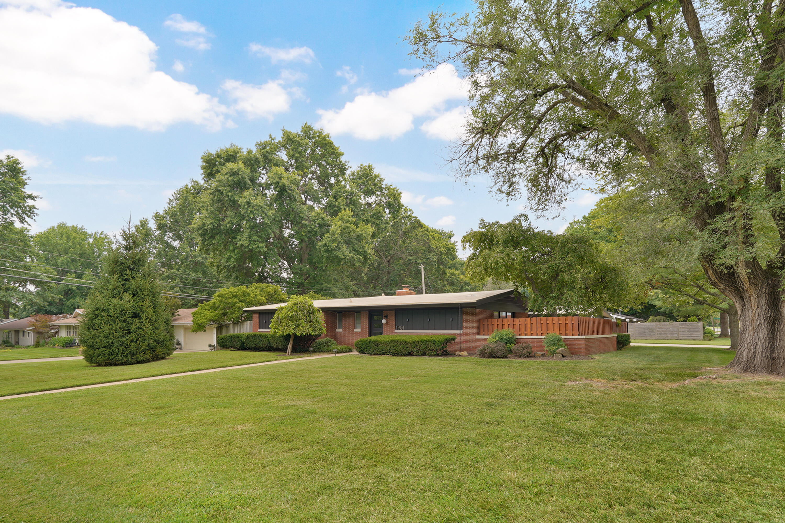 1901 South Cedarbrook Avenue Property Photo 71
