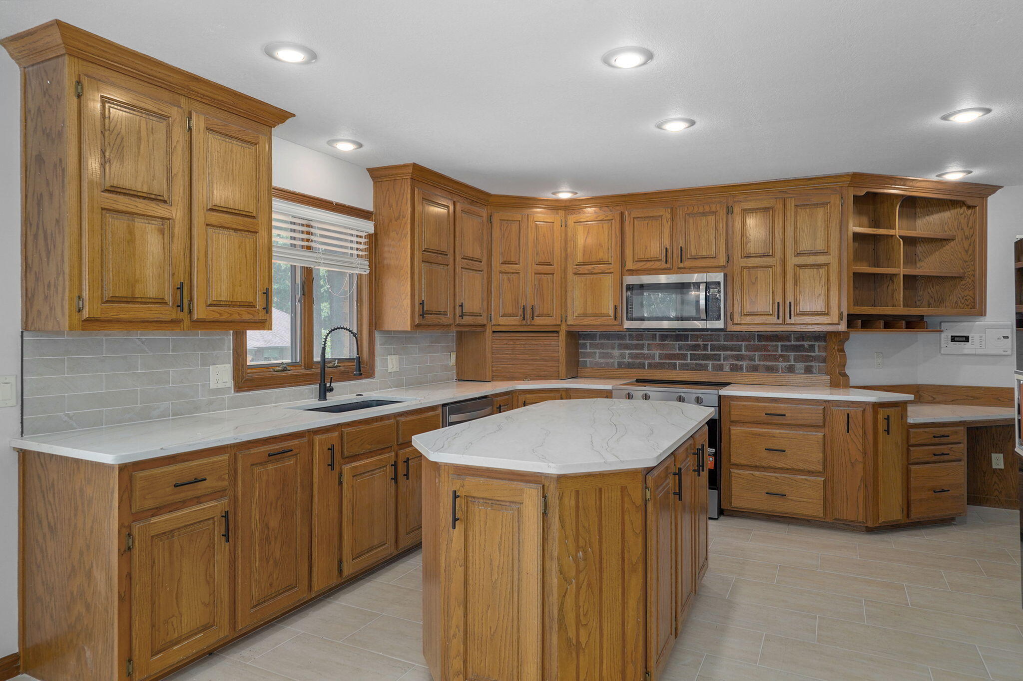 4931 South Glenhaven Avenue Property Photo 10