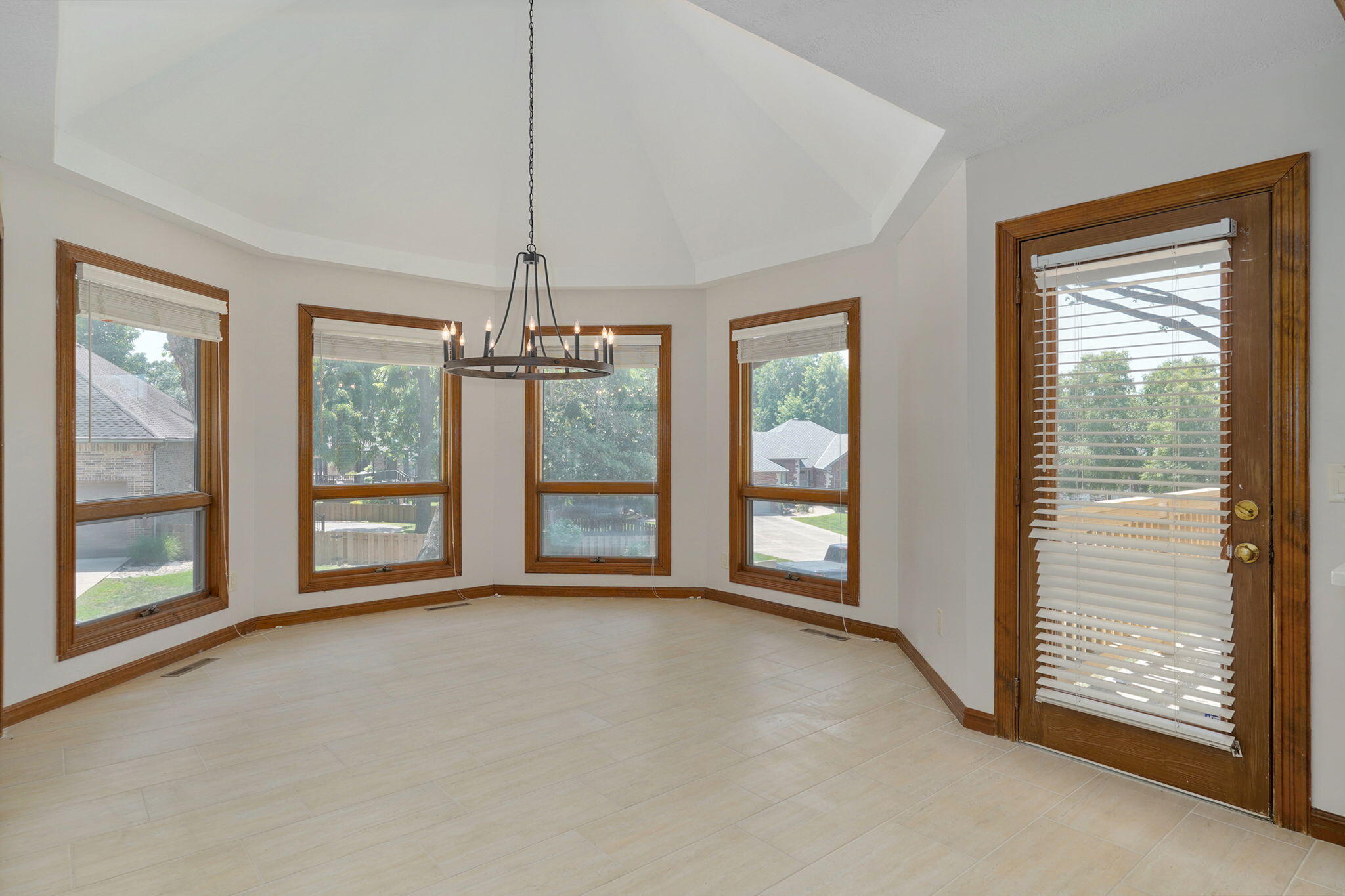 4931 South Glenhaven Avenue Property Photo 13