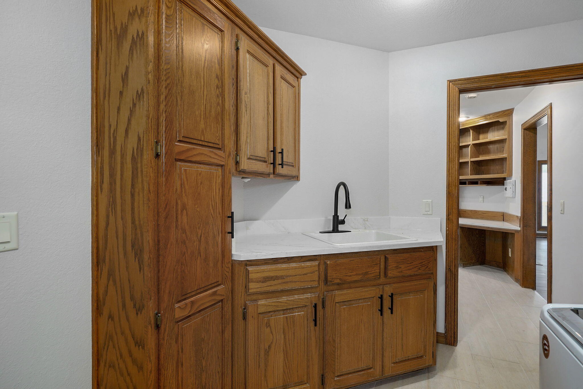 4931 South Glenhaven Avenue Property Photo 17