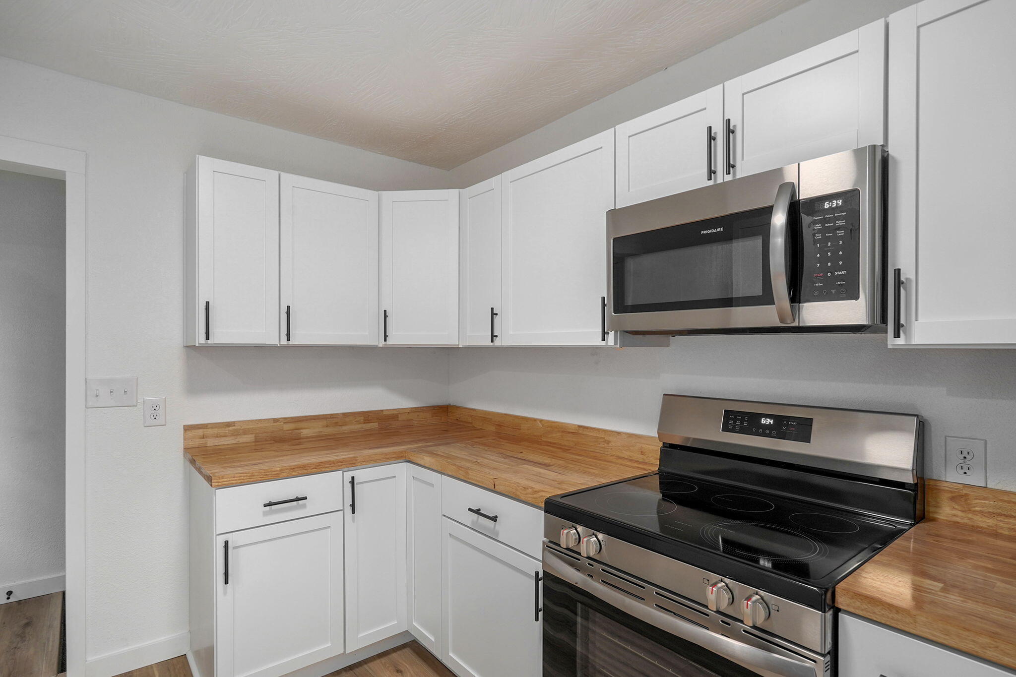 524 North College Avenue Property Photo 13