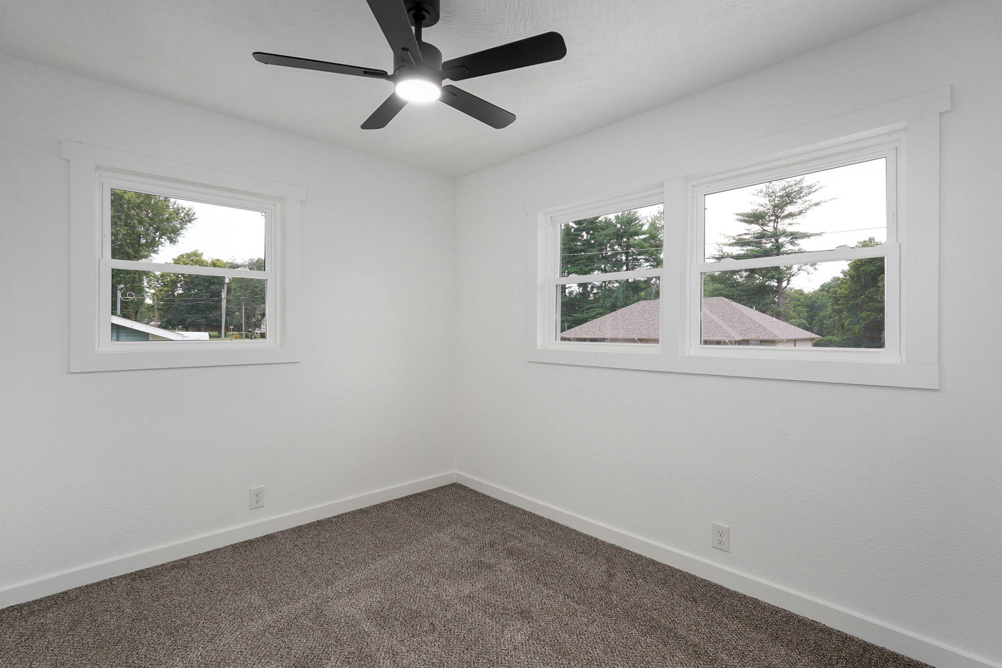 524 North College Avenue Property Photo 16