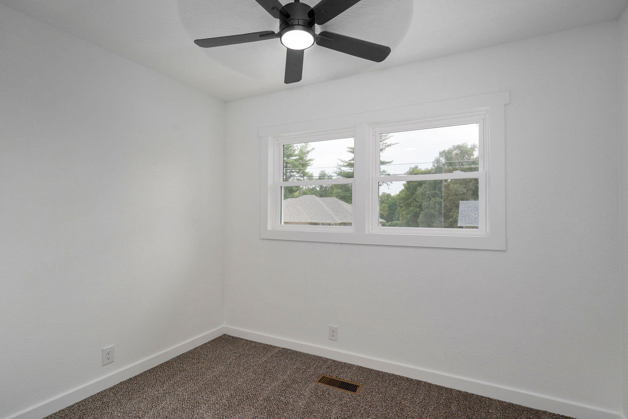 524 North College Avenue Property Photo 19