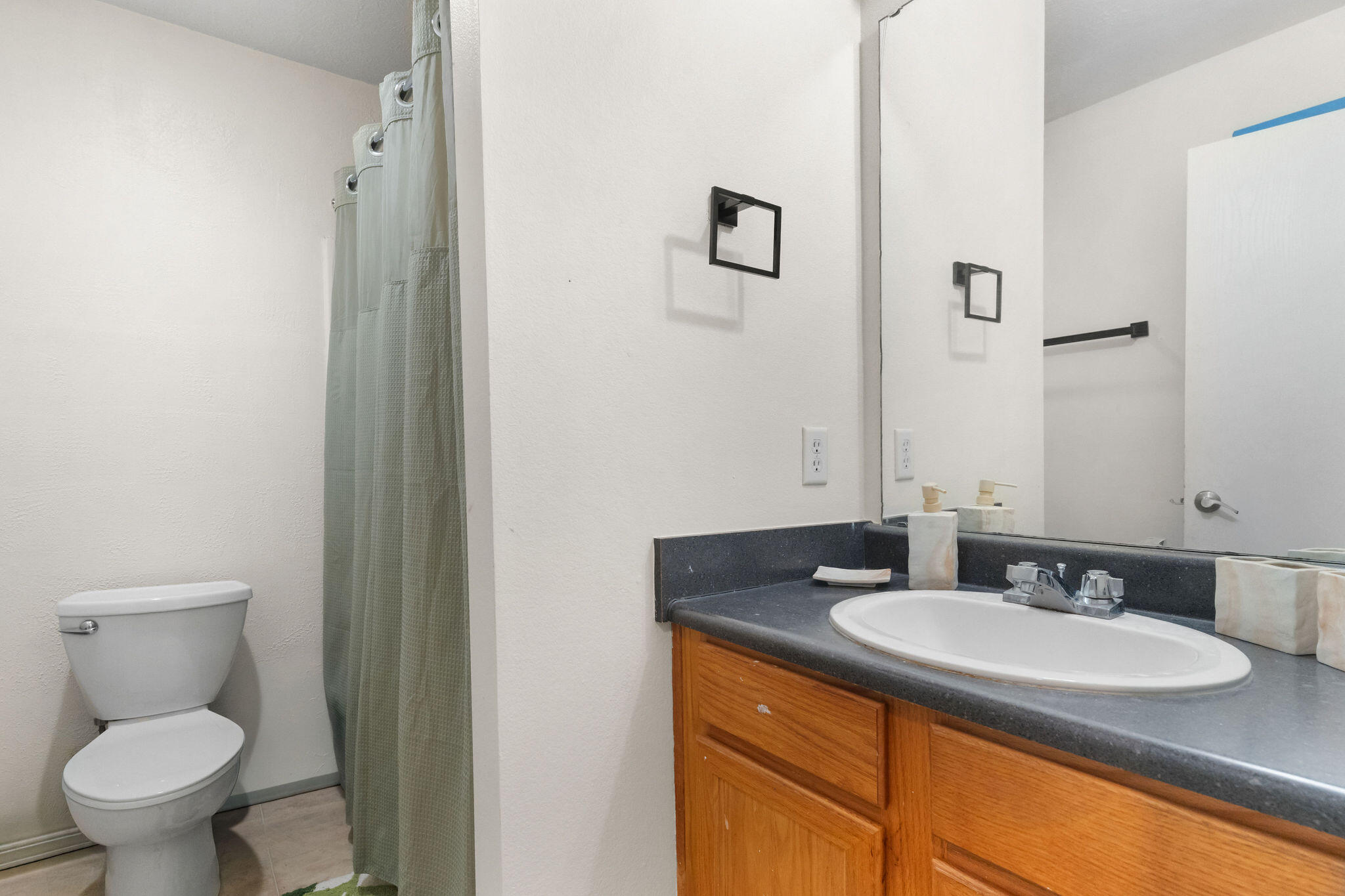 2919 Vinyards Parkway 2 Property Photo 14