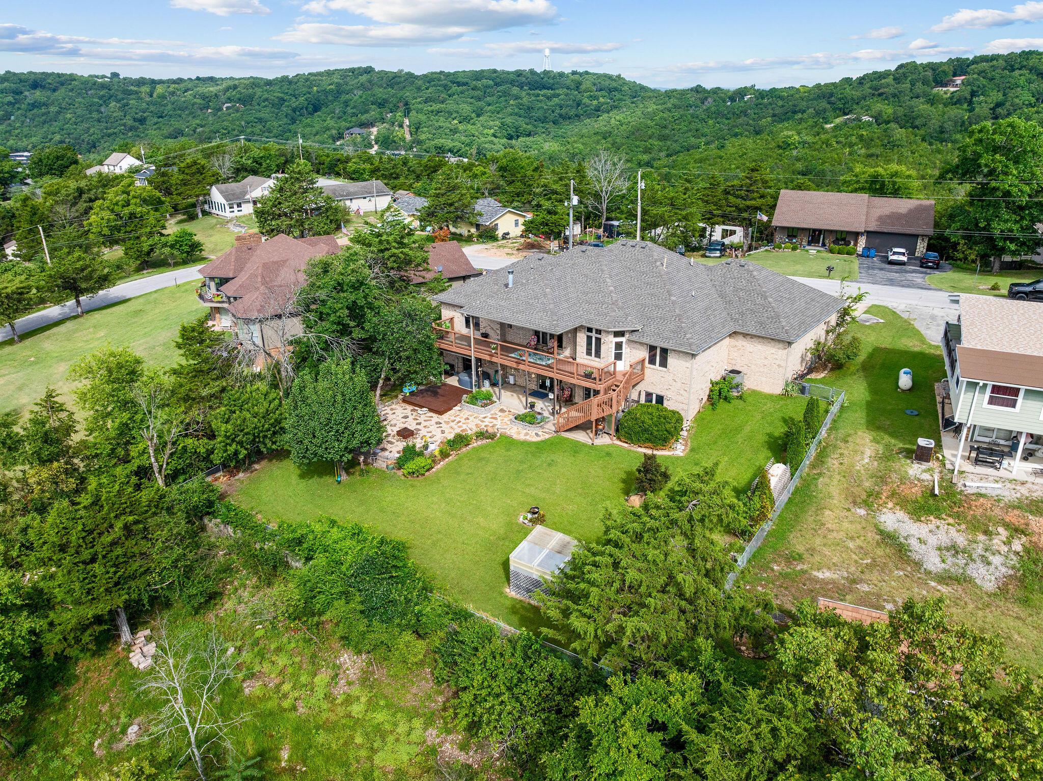 18 Skyline Drive Property Photo 5