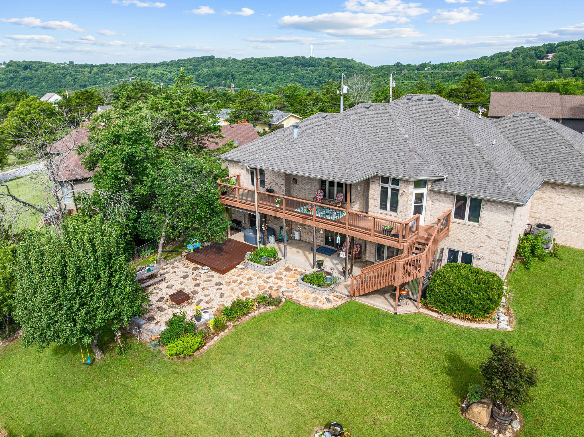 18 Skyline Drive Property Photo 6