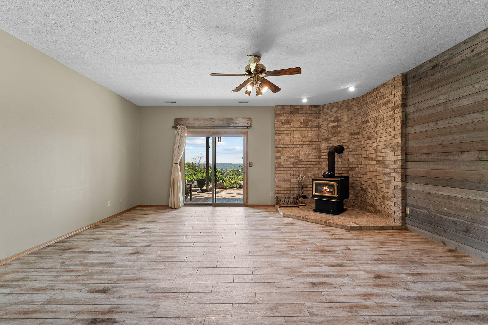 18 Skyline Drive Property Photo 38