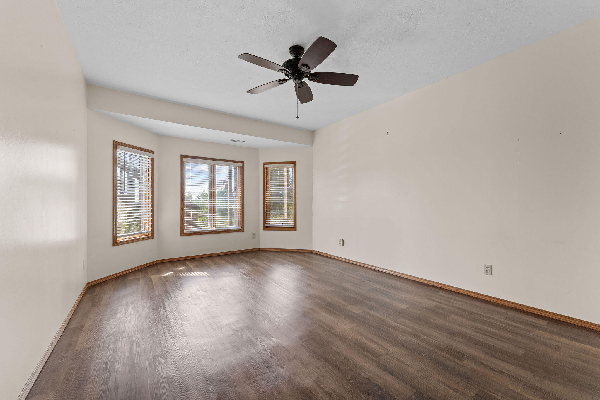 18 Skyline Drive Property Photo 39