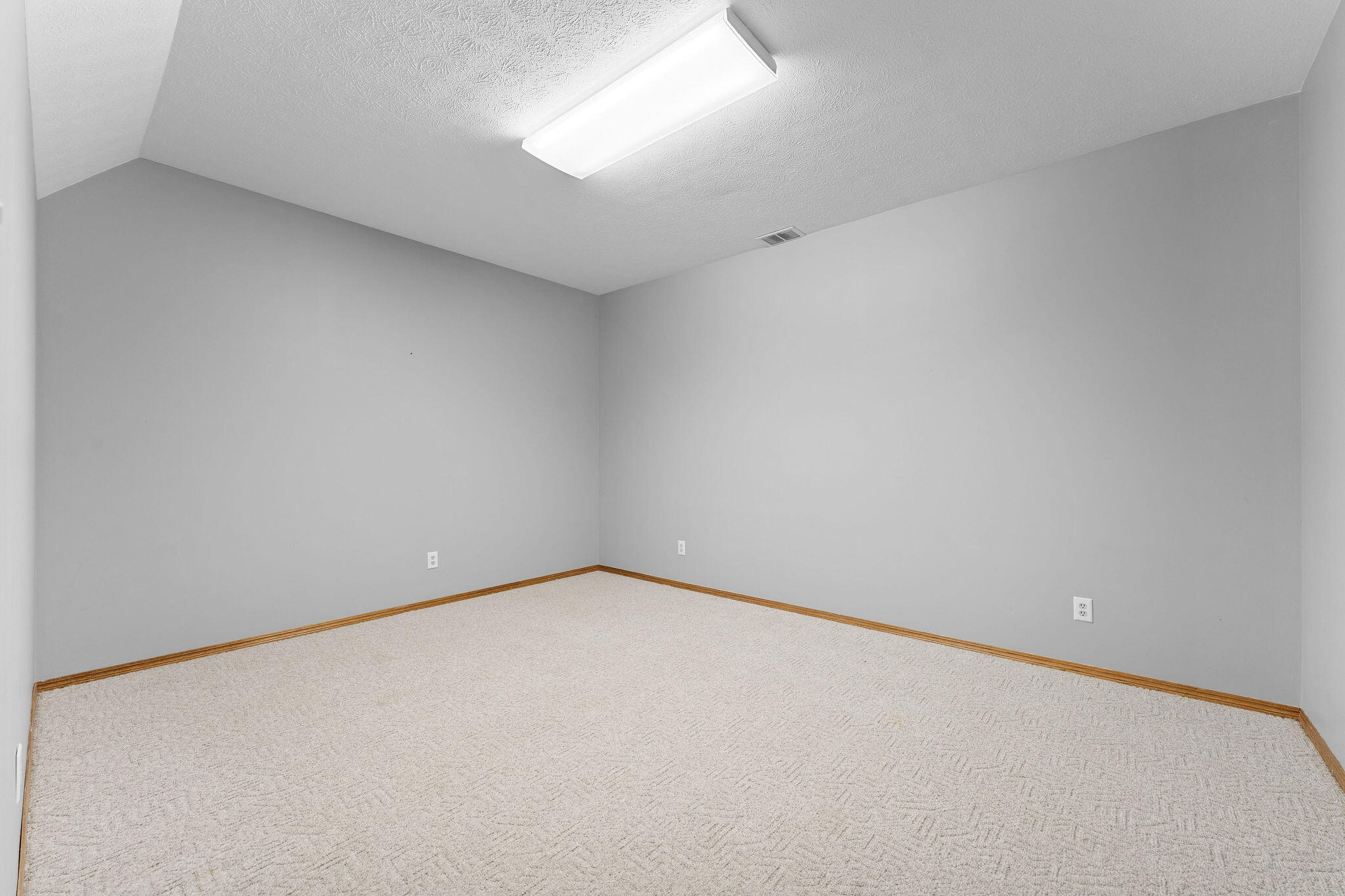 18 Skyline Drive Property Photo 44