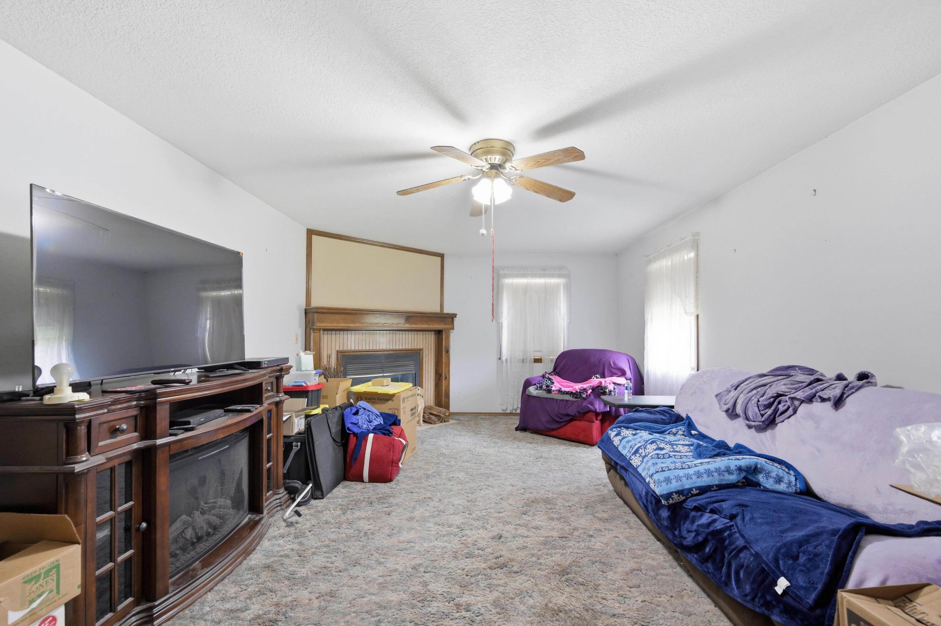 7201 West Evergreen Lane Property Photo 4