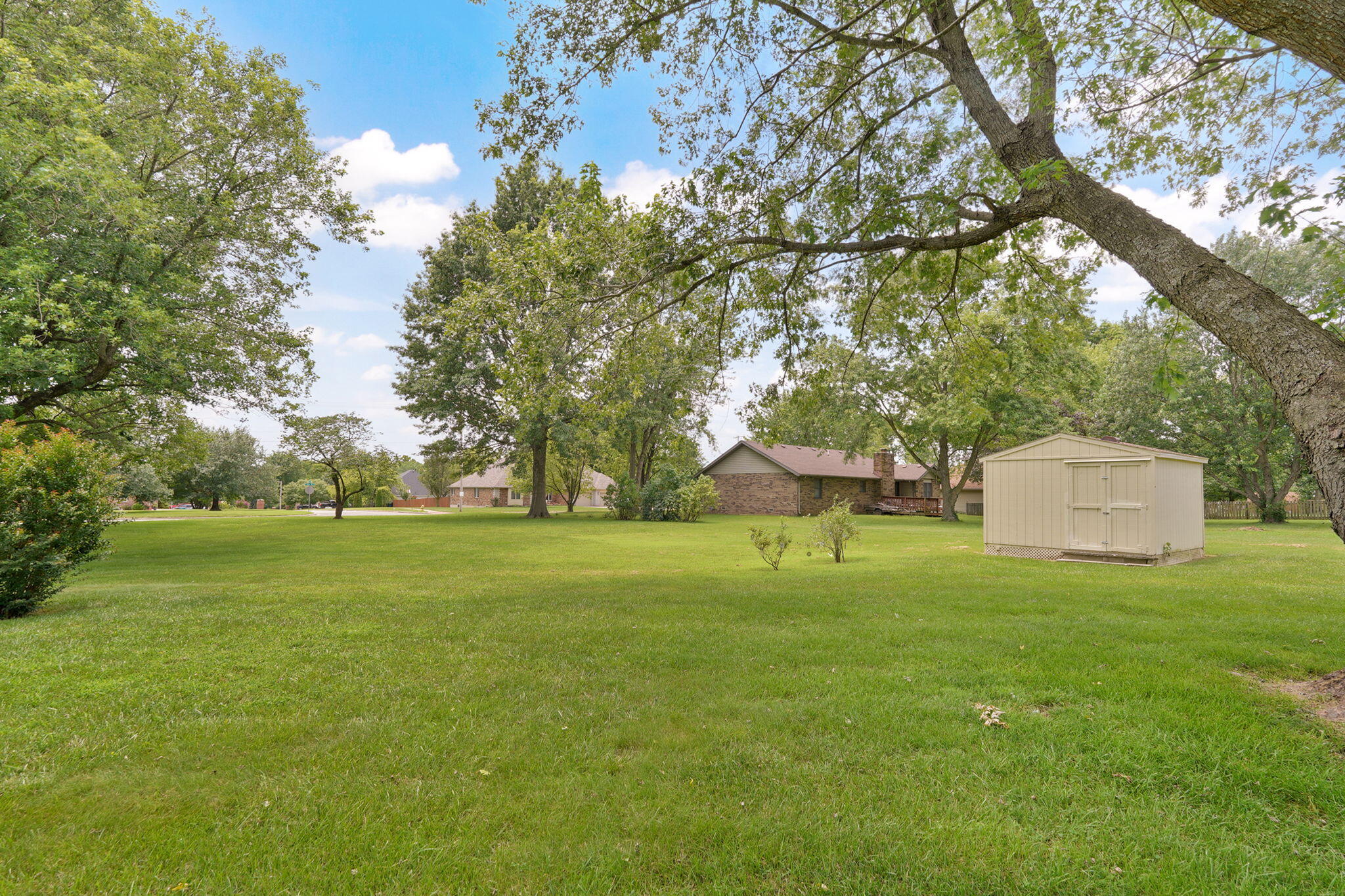 573 East Miller Road Property Photo 43
