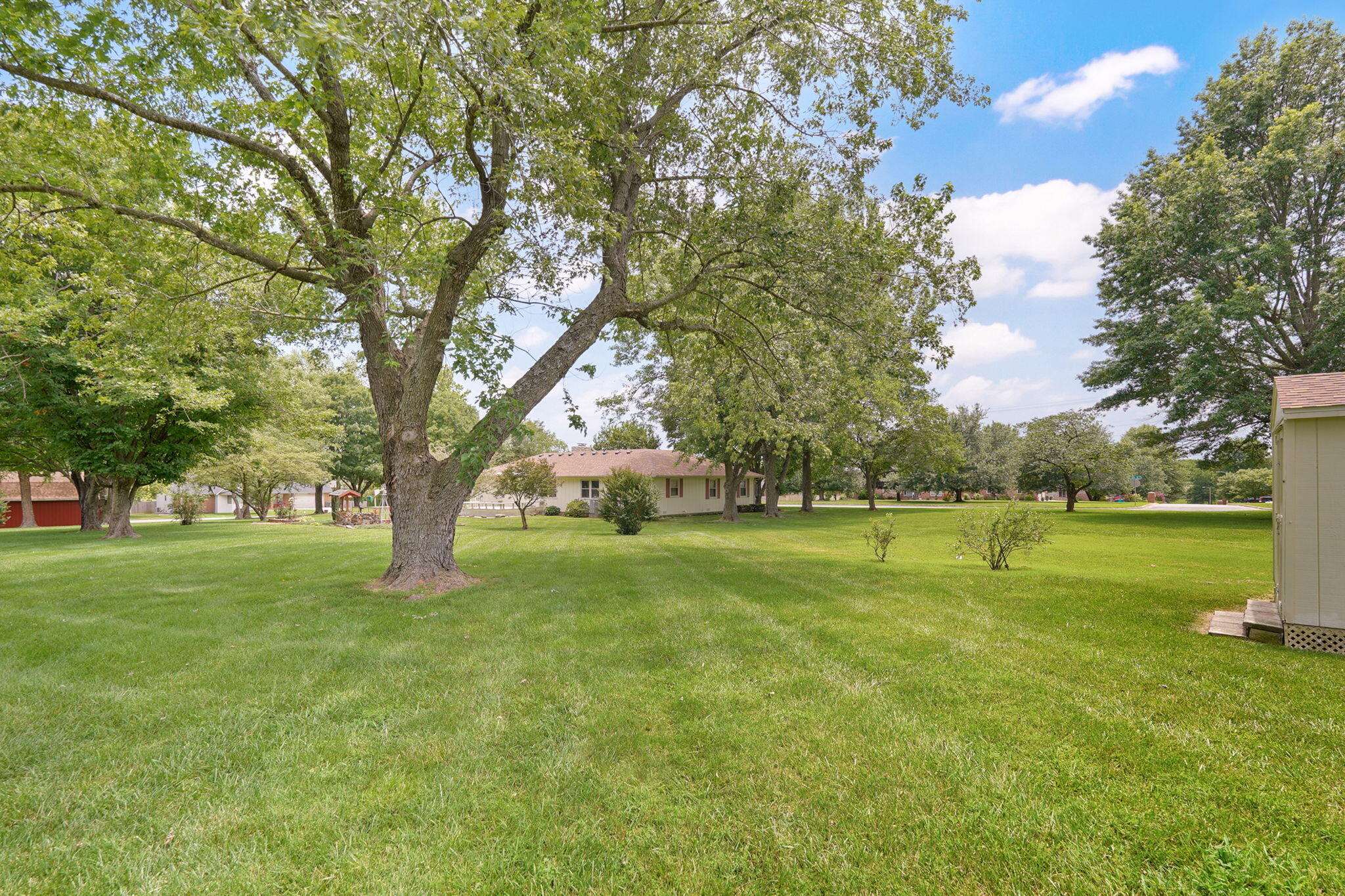 573 East Miller Road Property Photo 45