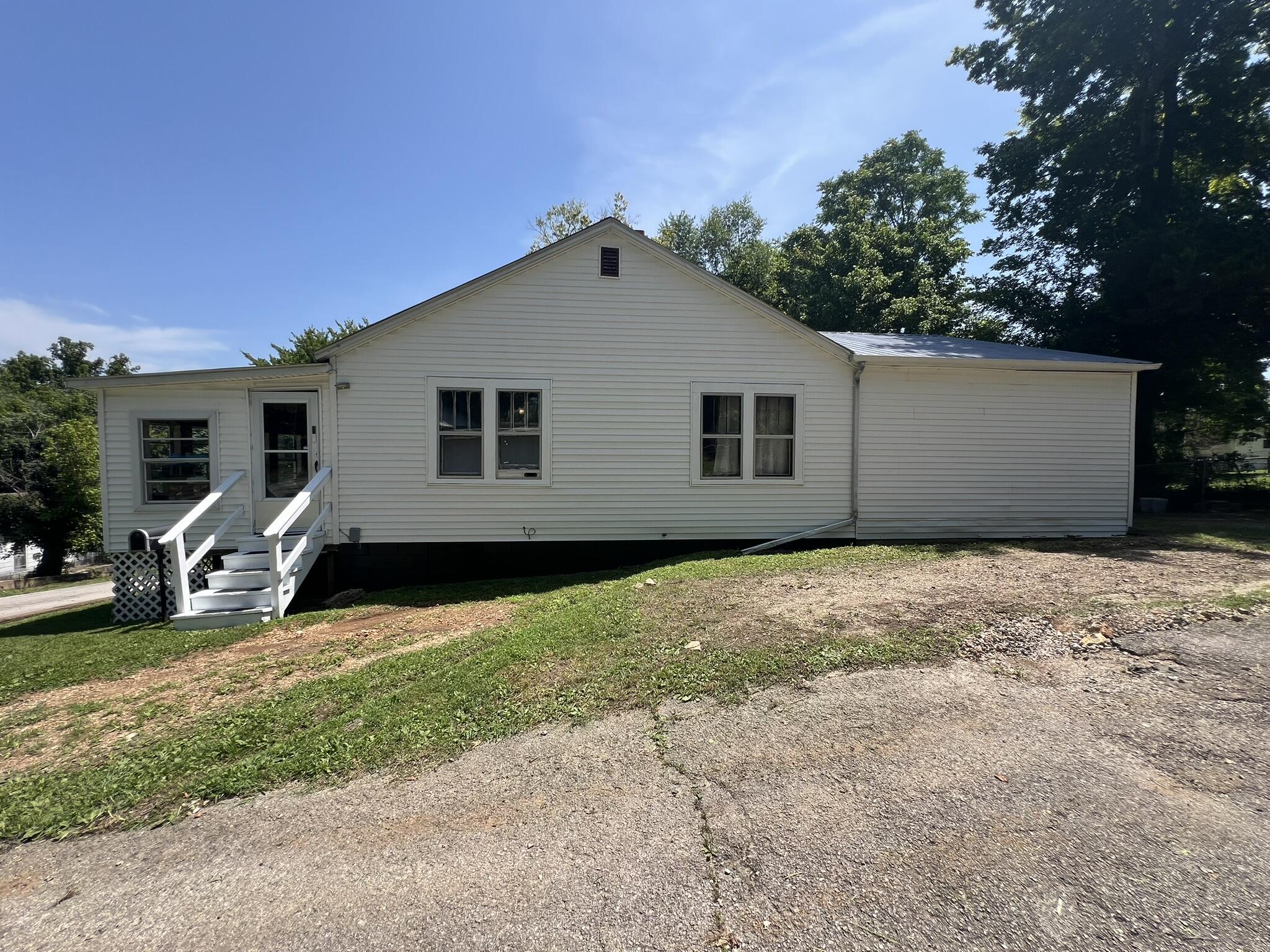 519 Spruce Street Property Photo 6