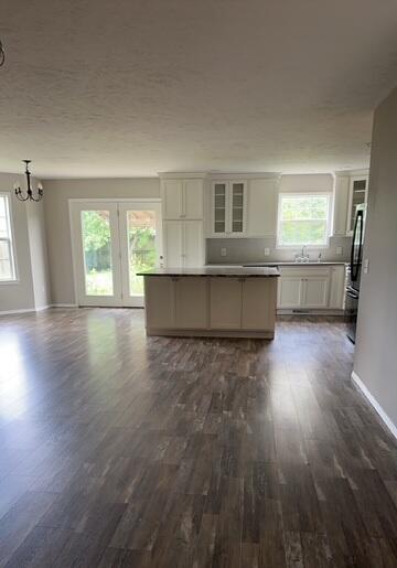 204 North Maplecrest Drive Property Photo 5