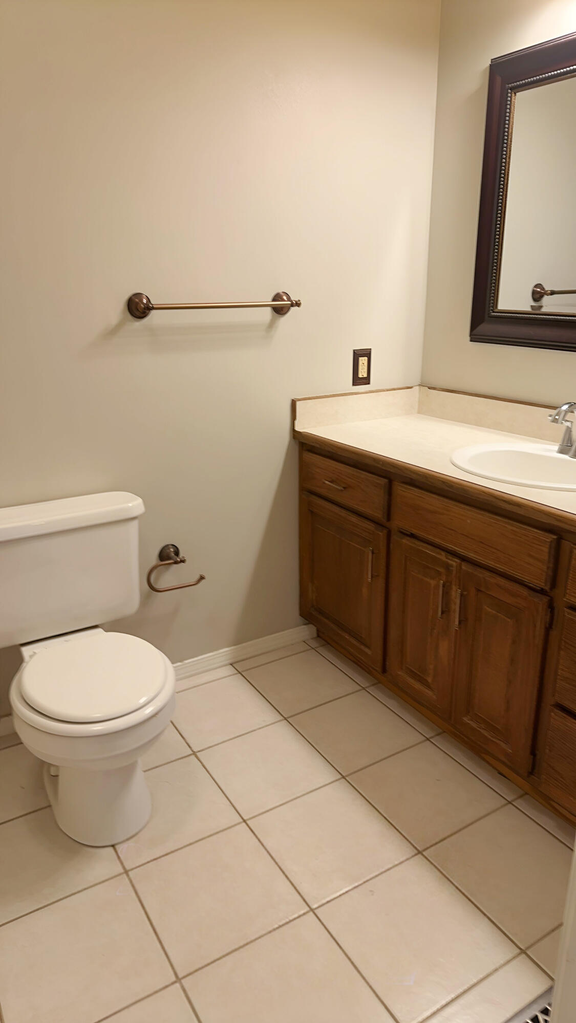 204 North Maplecrest Drive Property Photo 10