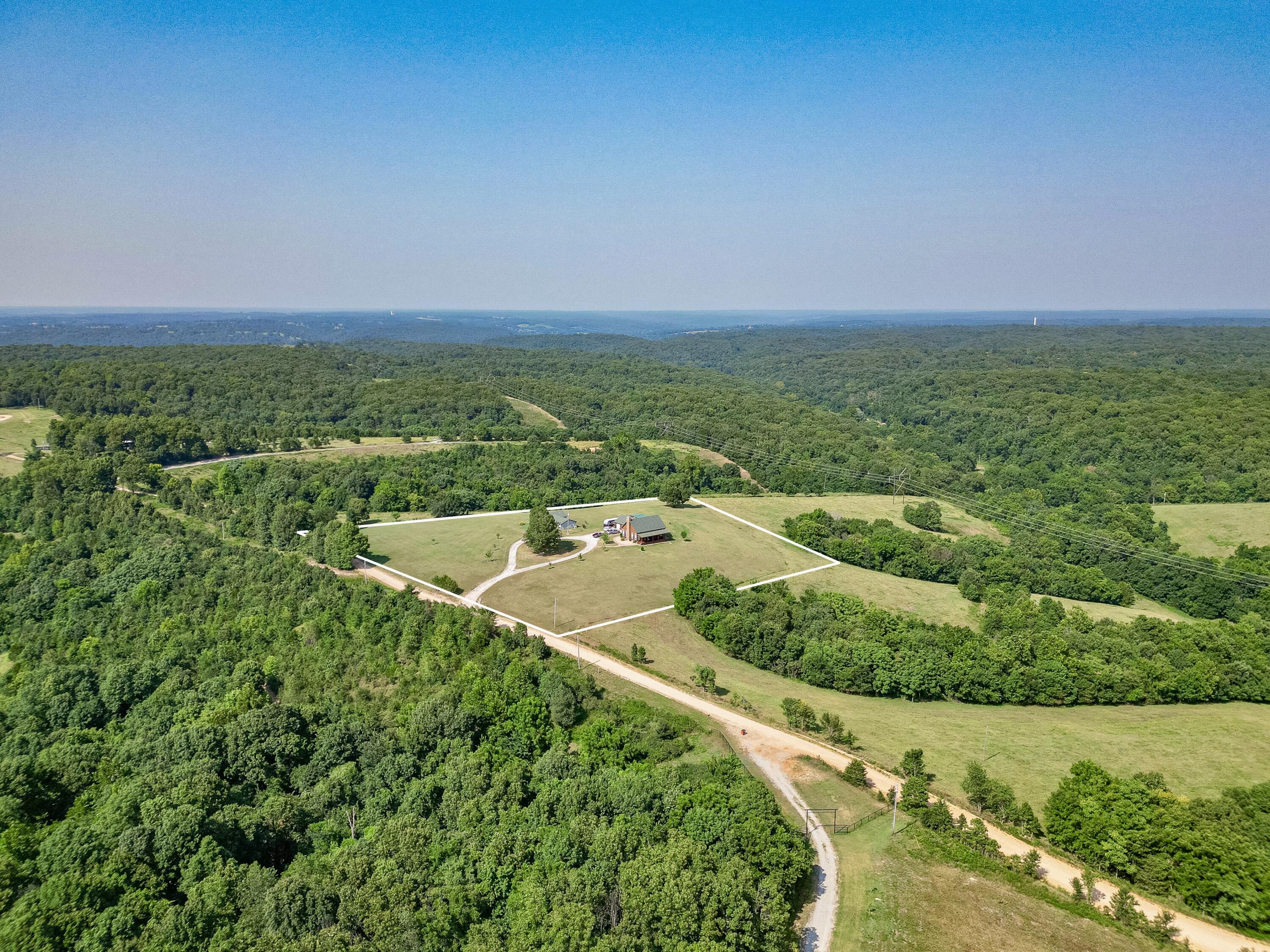 574/586 Low Gap Road Property Photo 3
