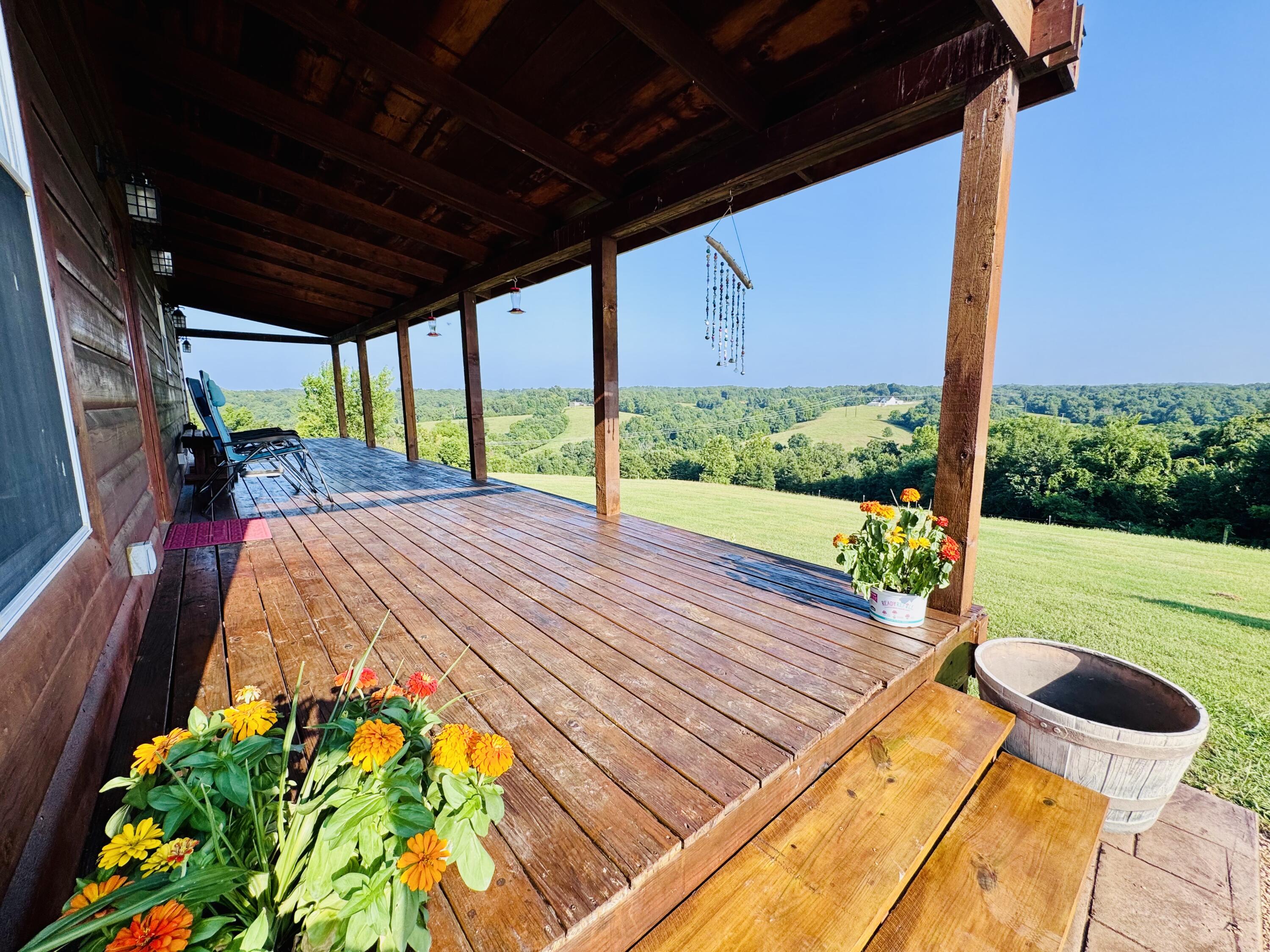 574/586 Low Gap Road Property Photo 13