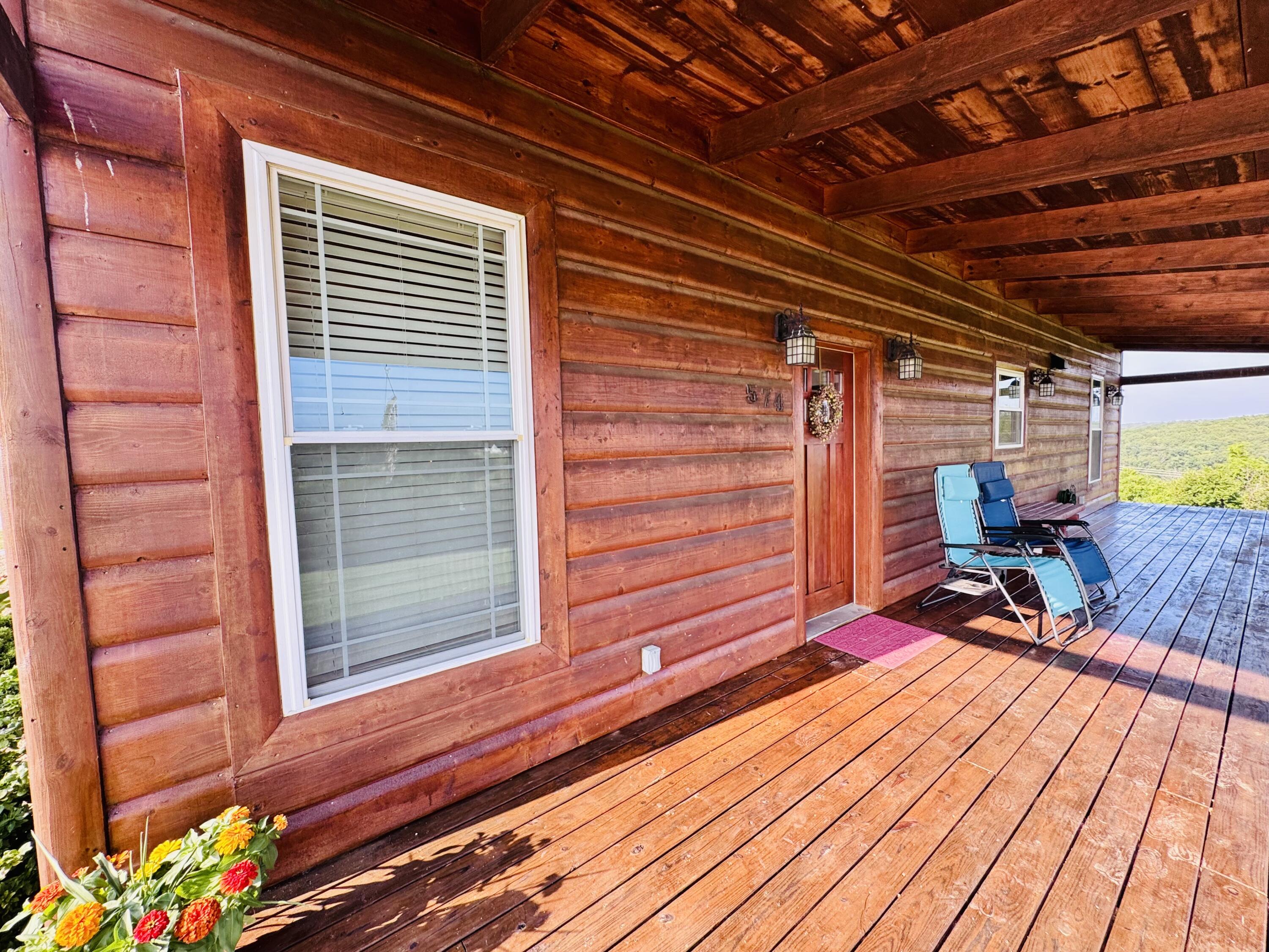 574/586 Low Gap Road Property Photo 14